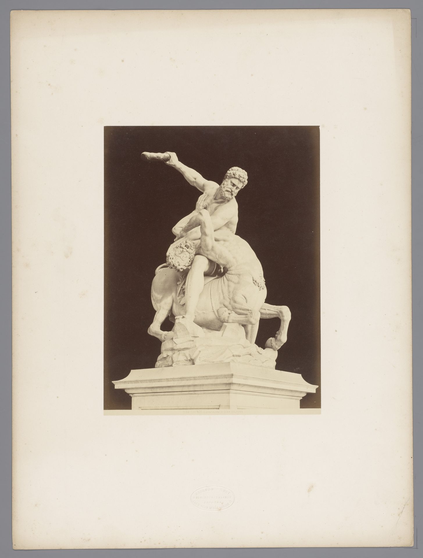 Sculptuur van Hercules en de centaur Nessus naar Giambologna by Giacomo Brogi