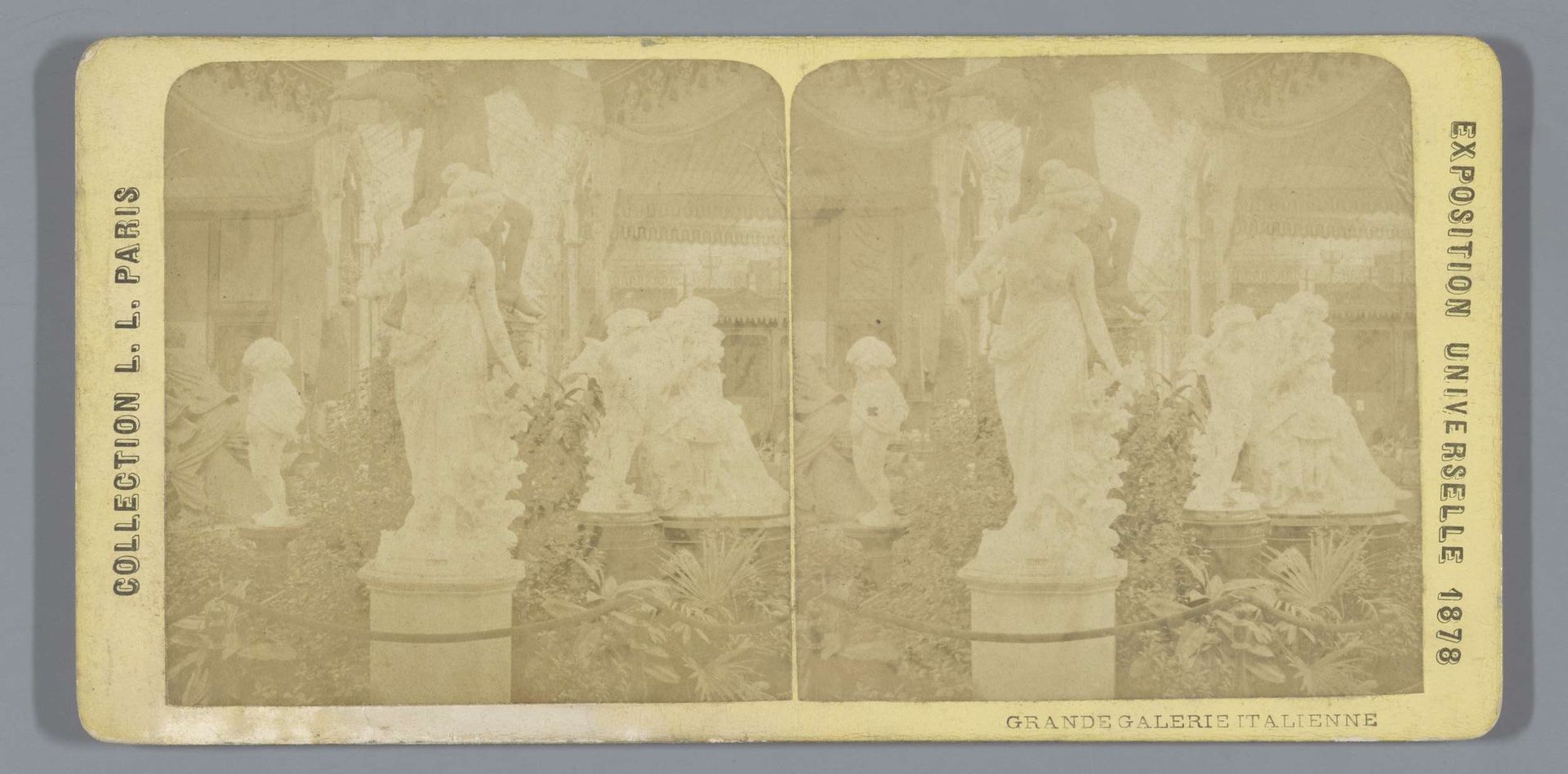 Beeldengroep in het Italiaanse paviljoen op de Wereldtentoonstelling van 1878 by Anonymous