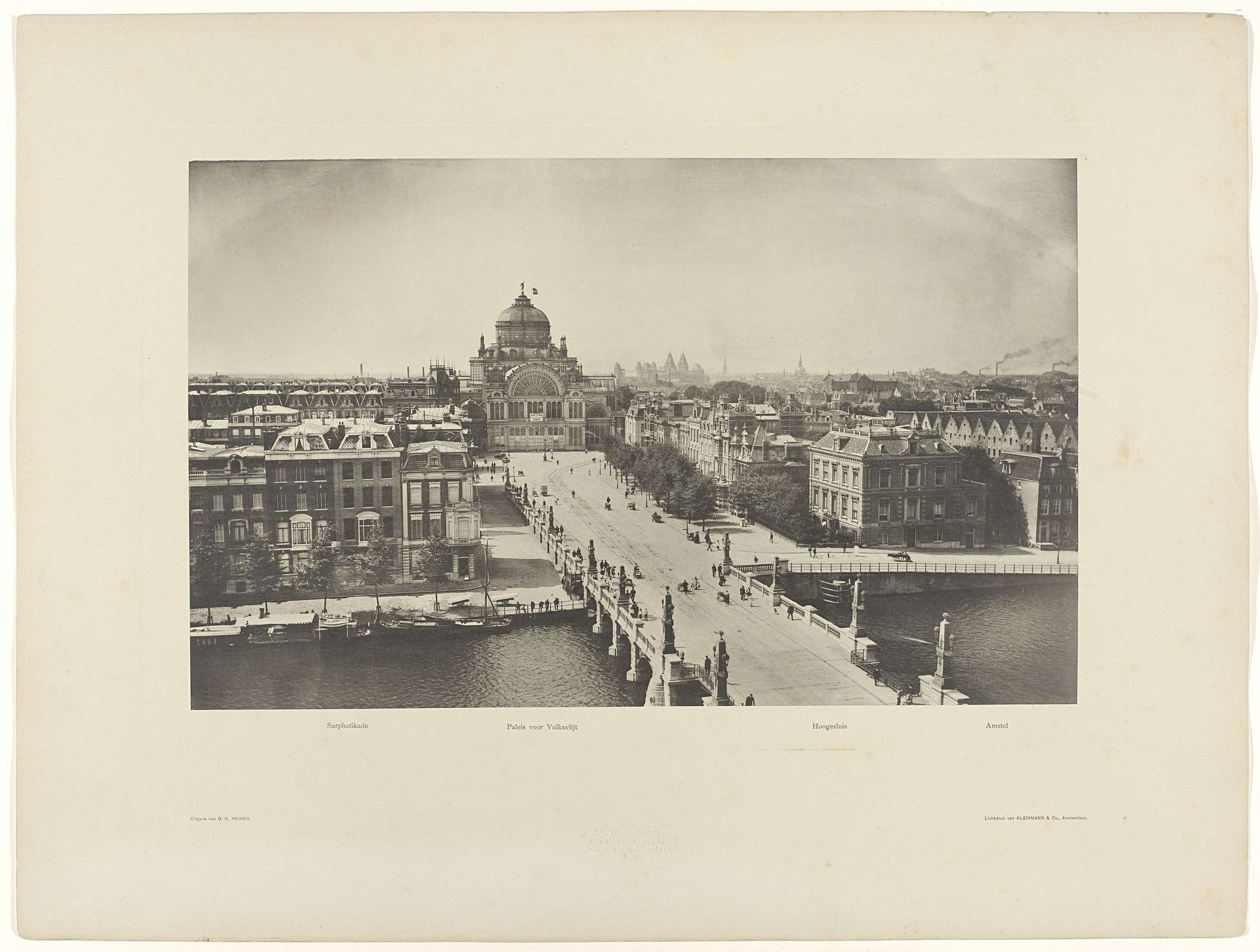 Paleis voor Volksvlijt en Hoge Sluis, gezien vanaf het Amstel Hotel, Amsterdam by Gerrit Hendricus Heinen