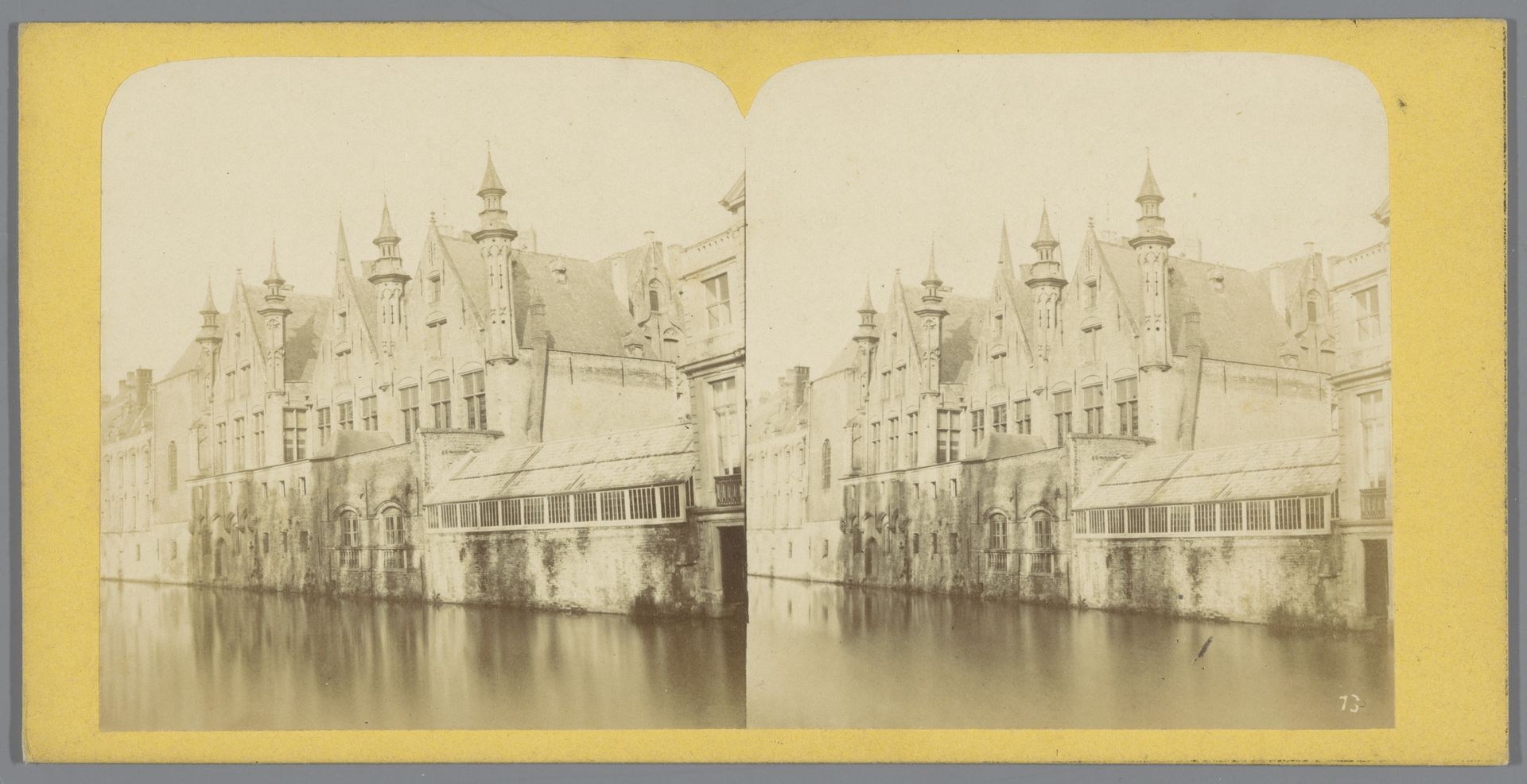 Gezicht op de achterzijde van de Burg in Brugge by BT