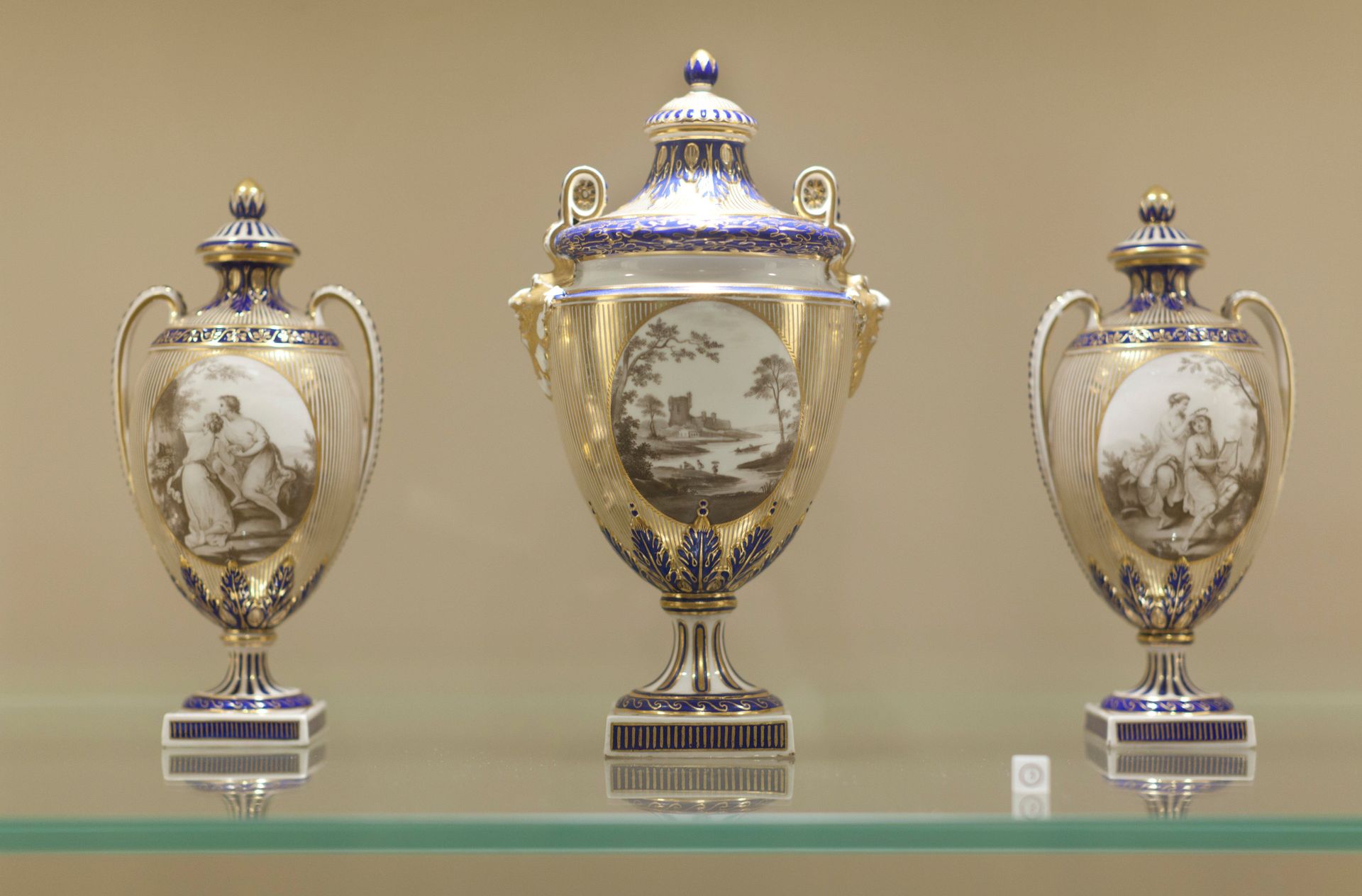 Vase with lid from a garniture by Chelsea Porcelain Manufactory