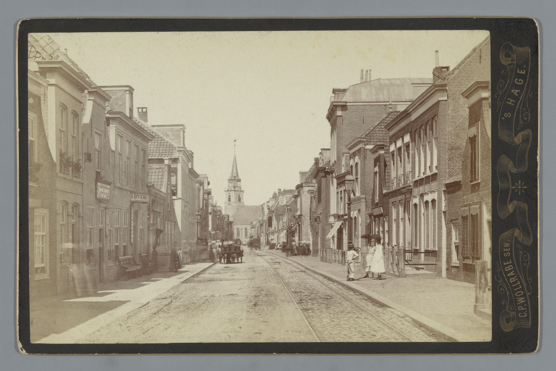 Gezicht op de Keizerstraat te Scheveningen by Carl Philip Wollrabe