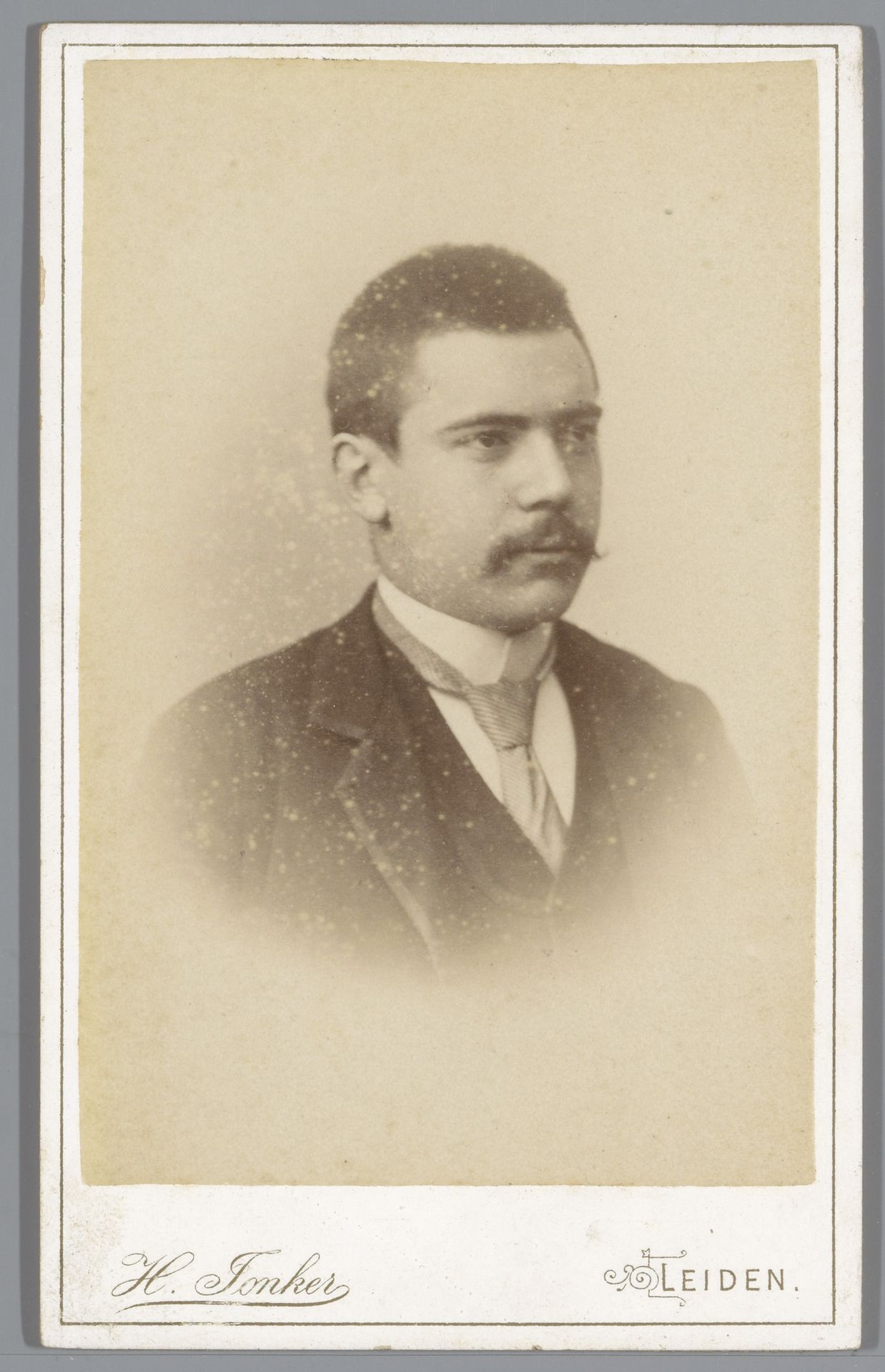 Portret van een onbekende man by Hendrik Jonker