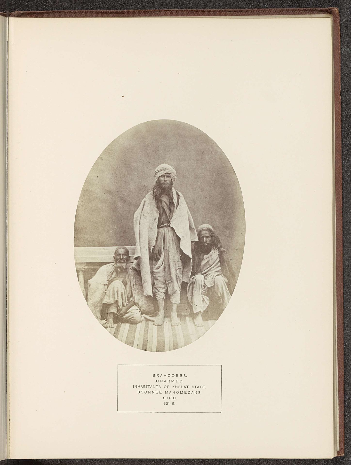 Portret van drie onbekende mannen van Brahui afkomst by Henry Charles Baskerville Tanner