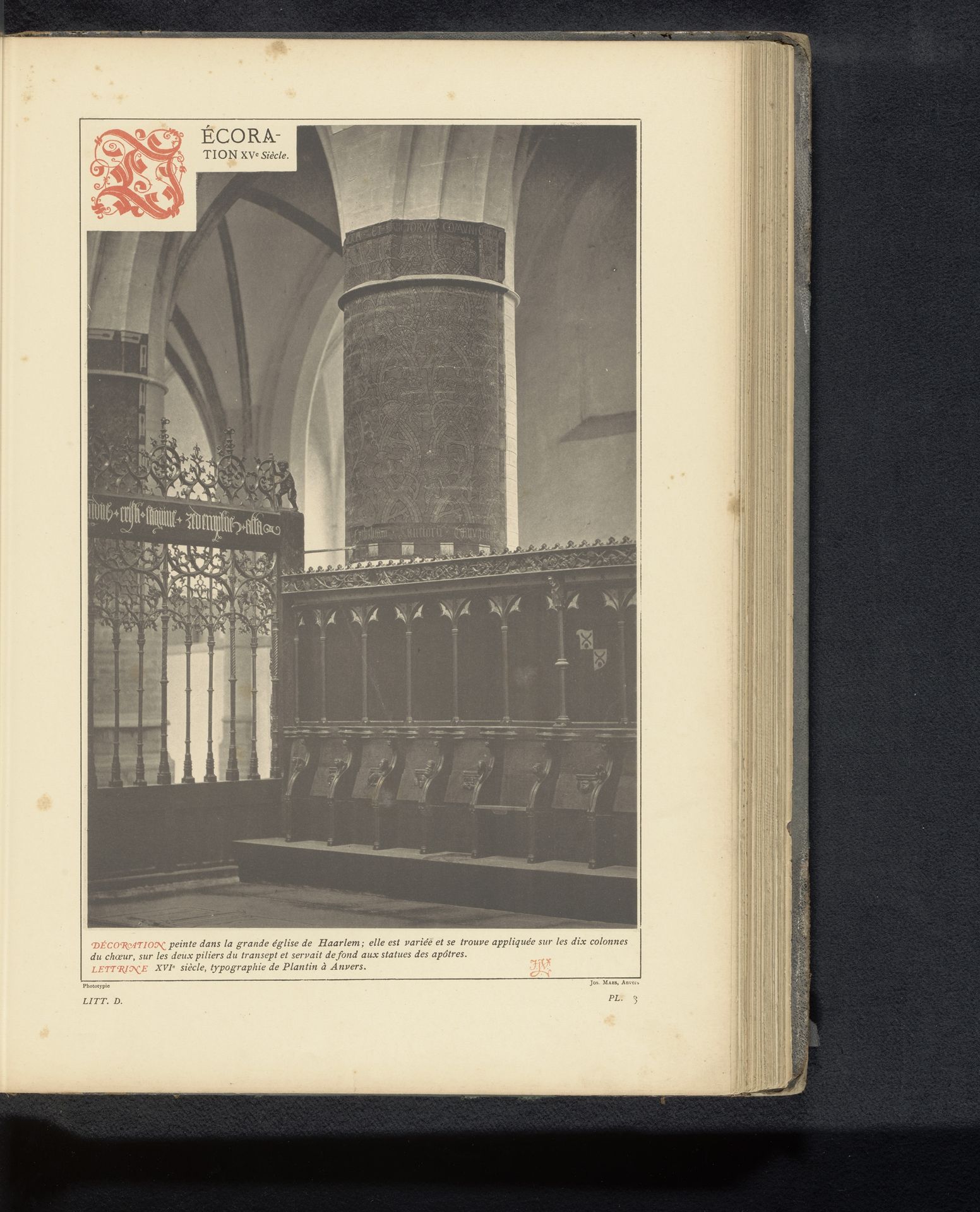 Details van het interieur van de Grote of Sint-Bavokerk te Haarlem by Anonymous