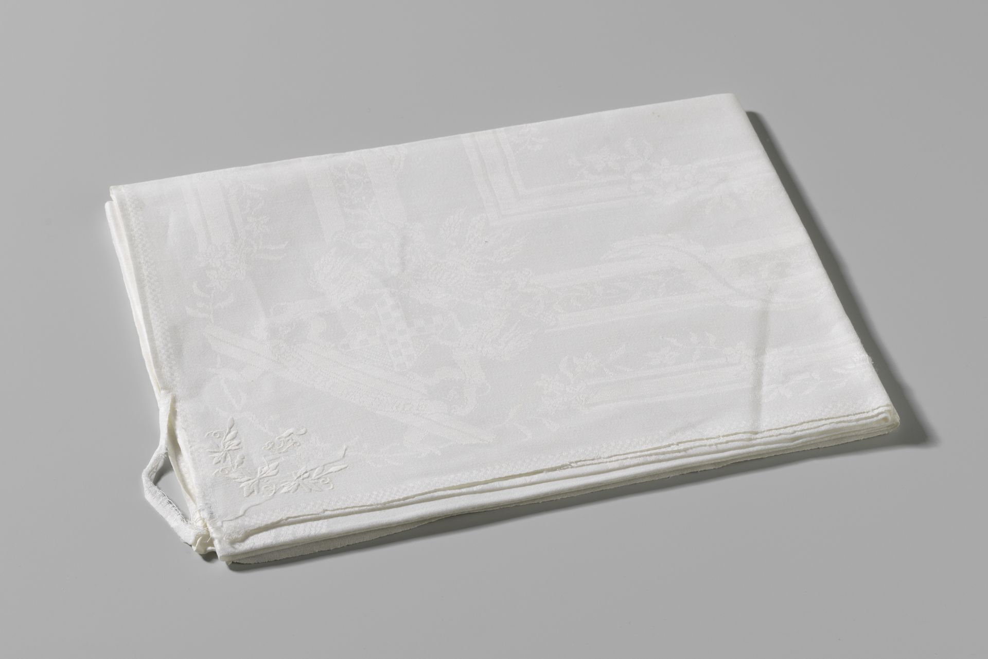 Servet met het familiewapen Van der Dussen by Firma J. Maas