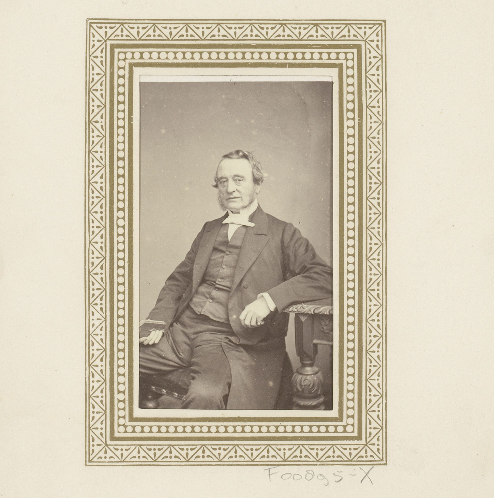 Portret van een zittende man met een boek in de hand by G. and R. Lavis