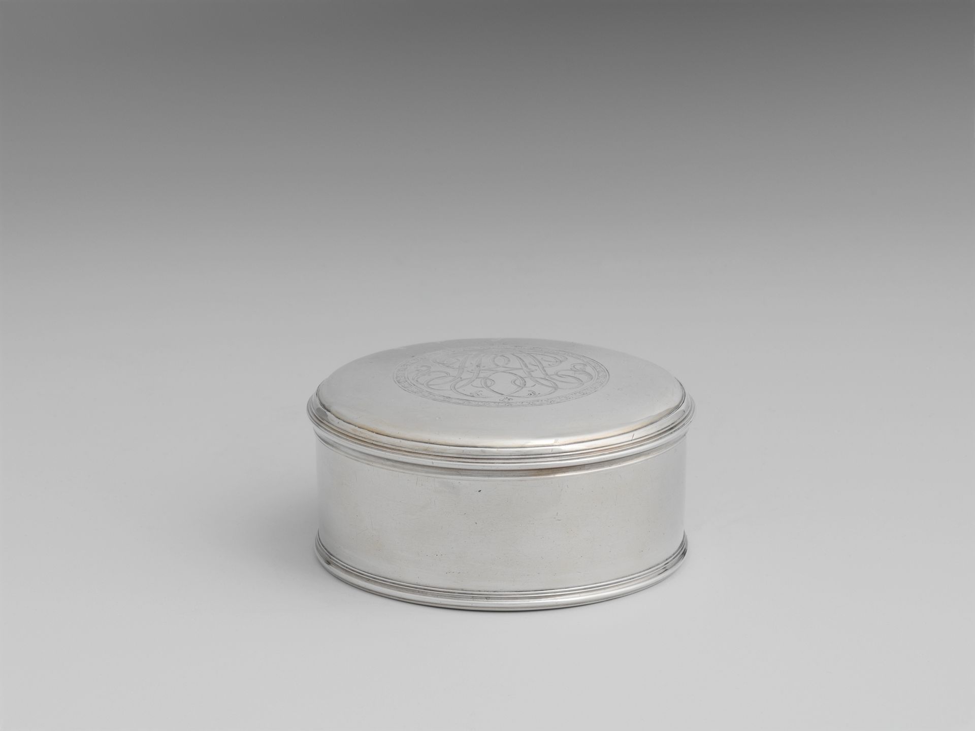 Box by Elias Pelletreau