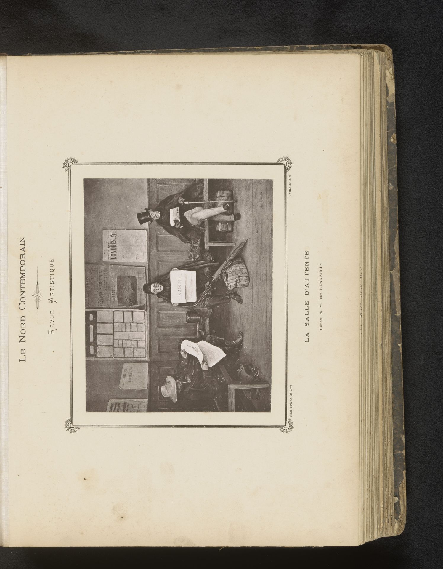 Reproductie van een schilderij van drie personen in een wachtkamer door Jules Denneulin by N.C.