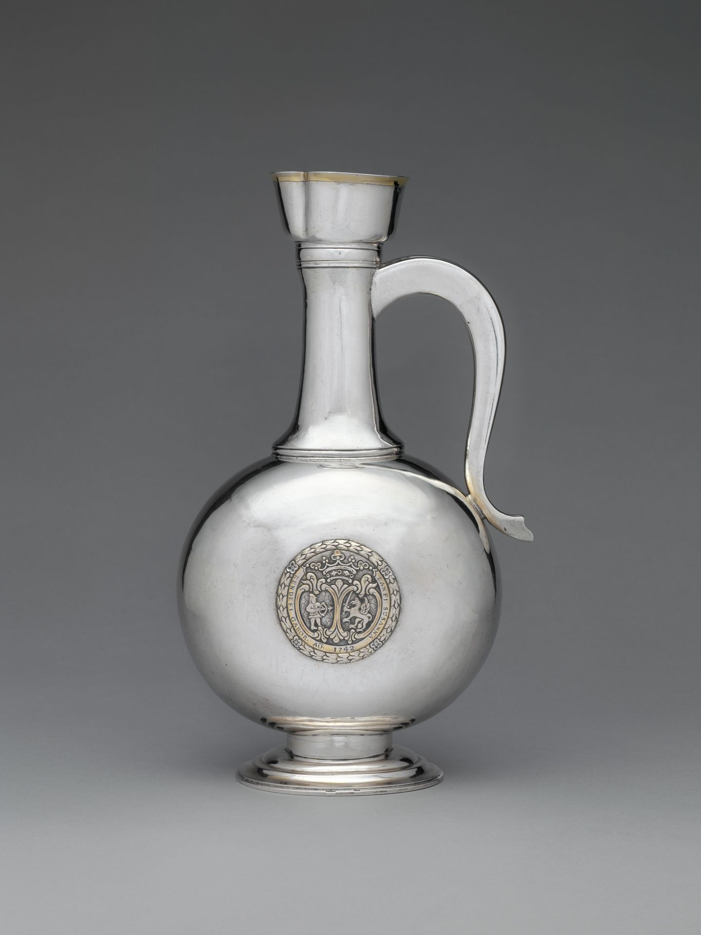 Wine decanter by Johannes Szakáll