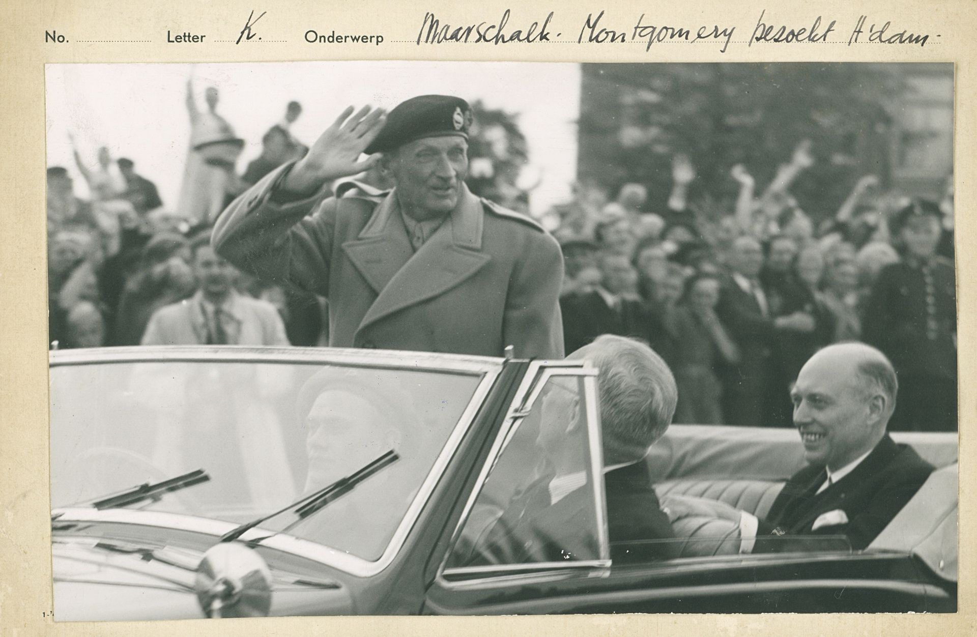 Montgomery in bevrijd Amsterdam by Anonymous