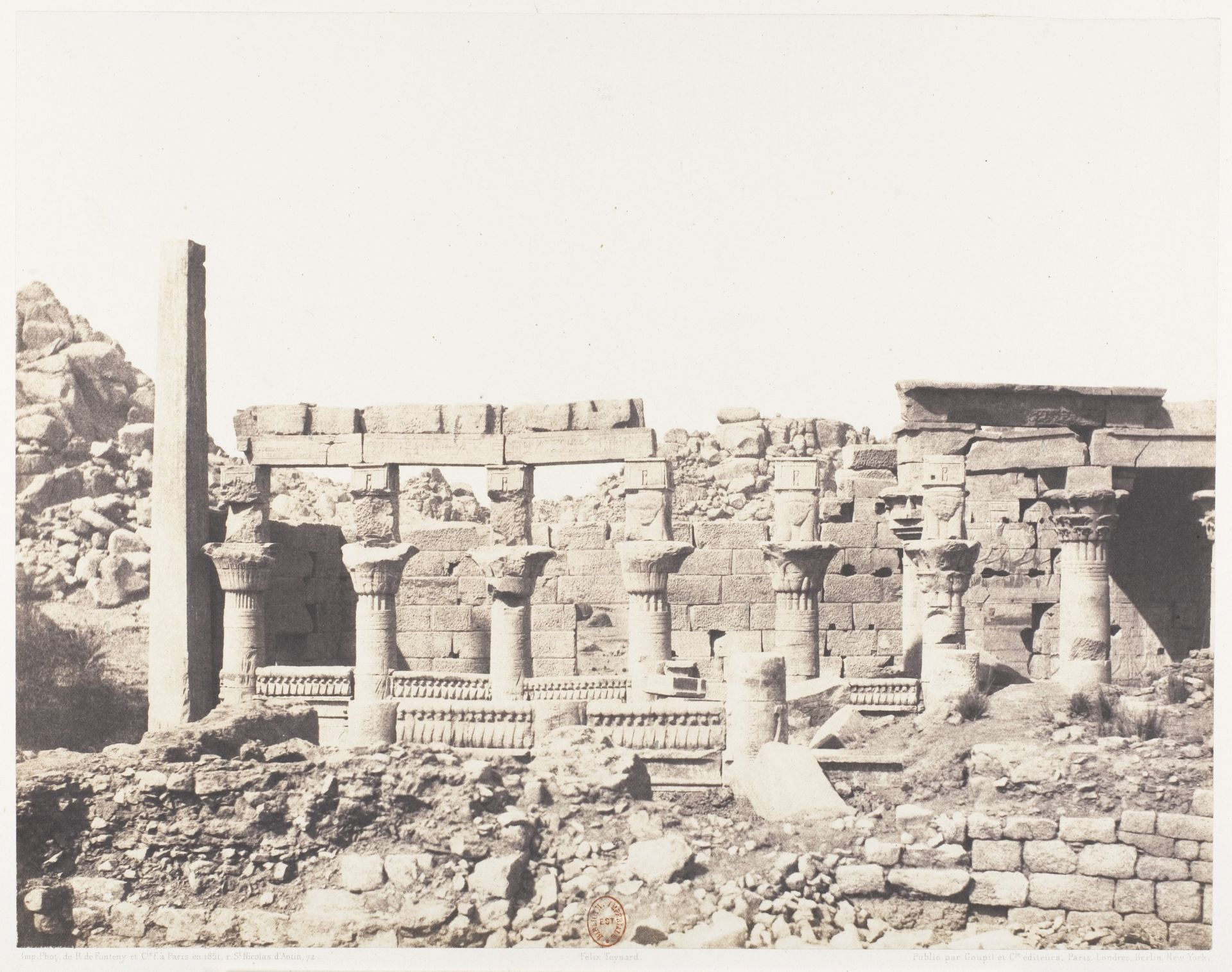 Ile de Fîleh (Philæ), Édifice du Sud et Partie de la Colonnade Occidentale Vue du Point V by Félix Teynard