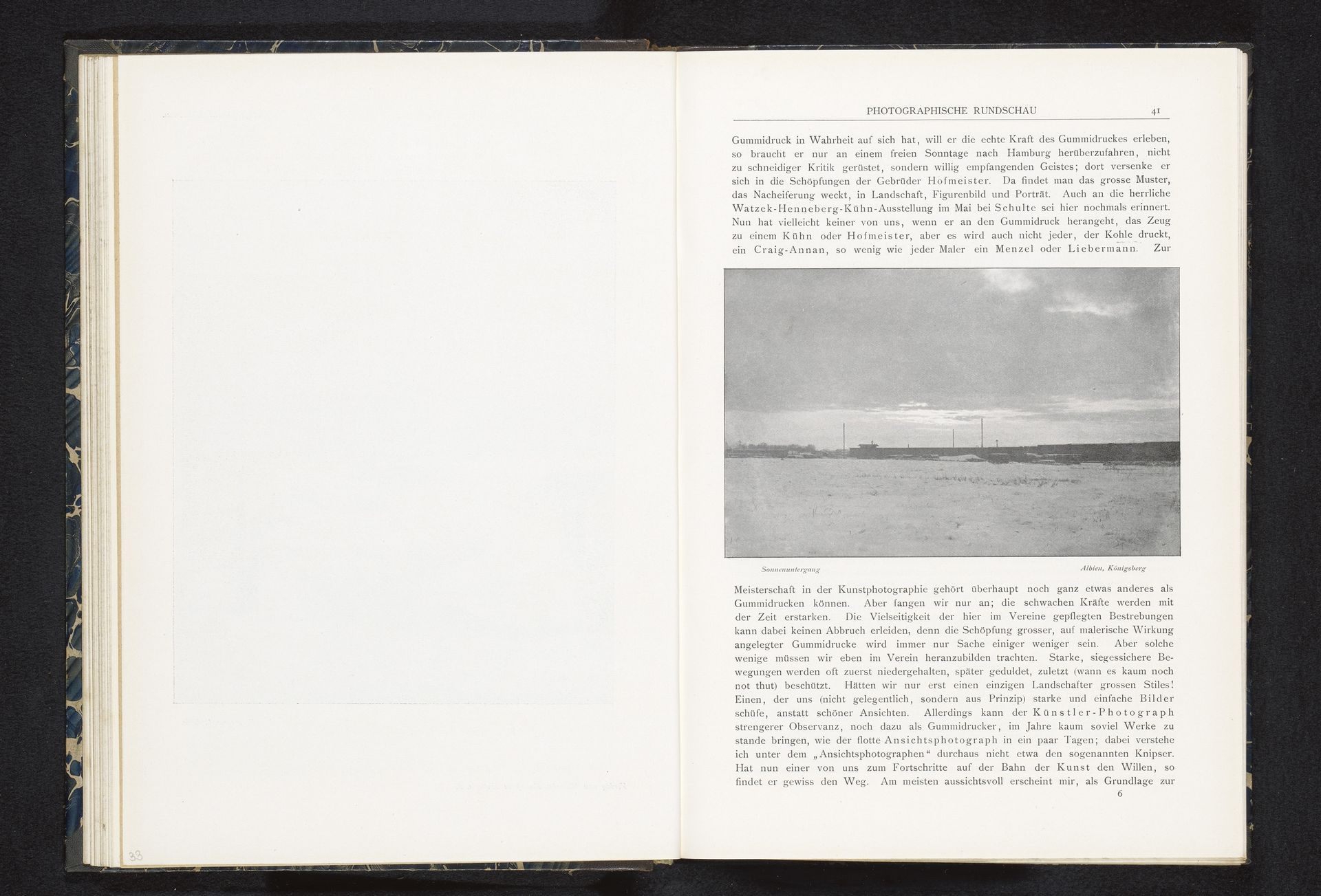 Gezicht op een winters landschap met zonsondergang by G. Albien