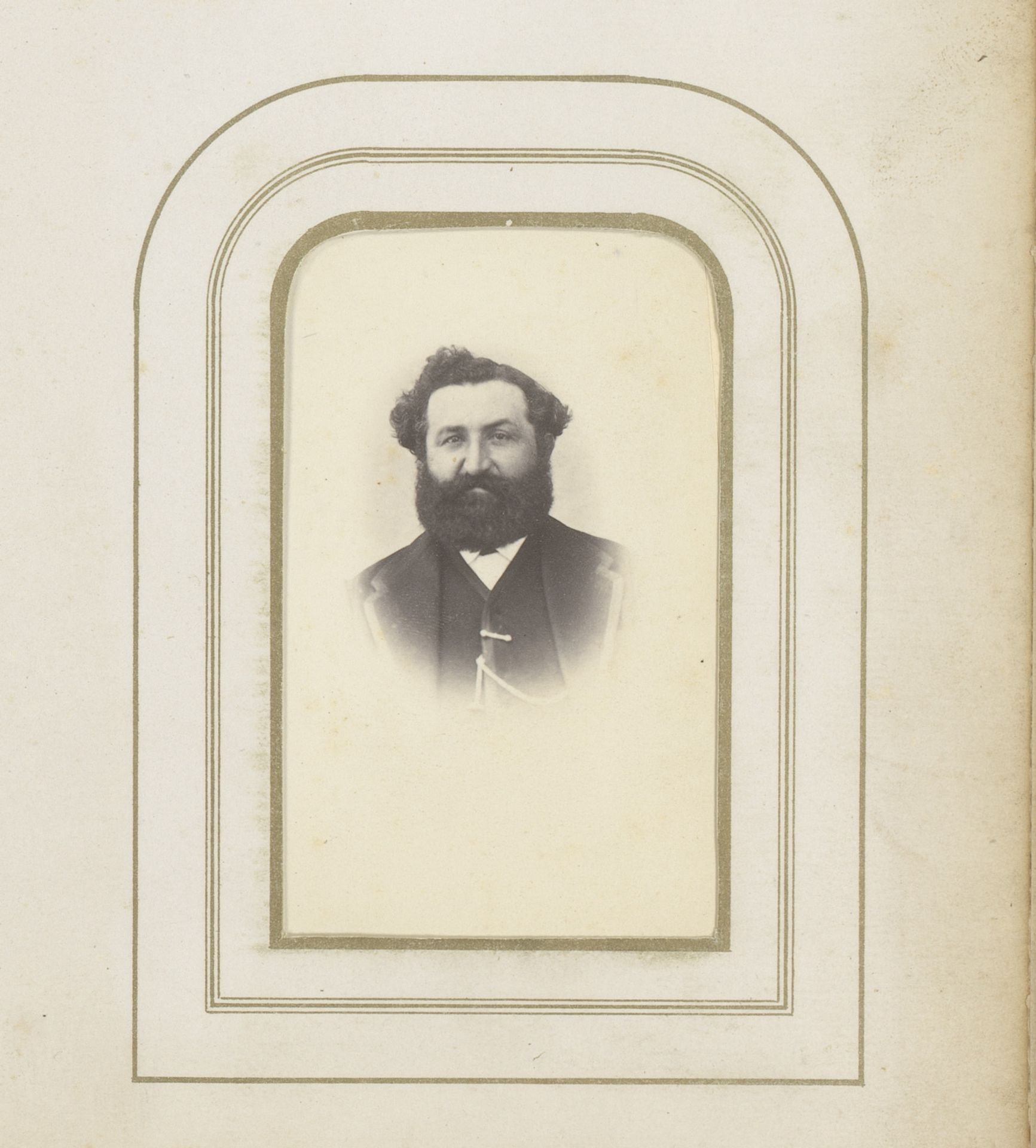 Portret van een man met baard by Nicolas Maroldt