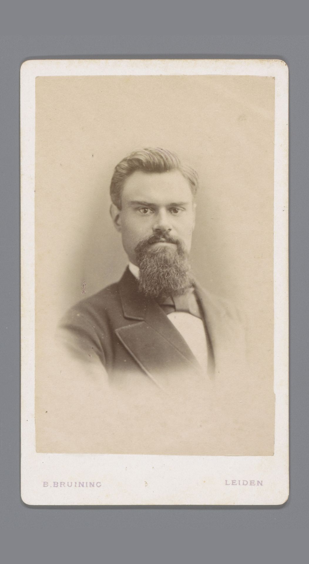 Portret van een onbekende man by Bernardus Bruining