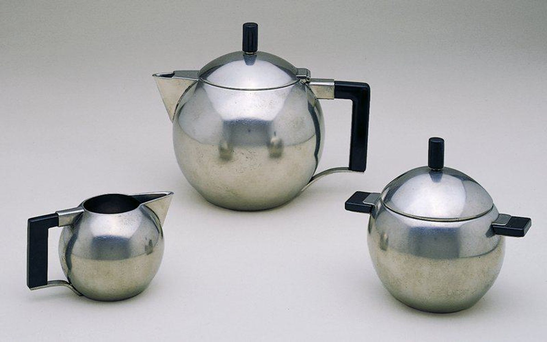 Creamer from a tea service by Theodore Hooft