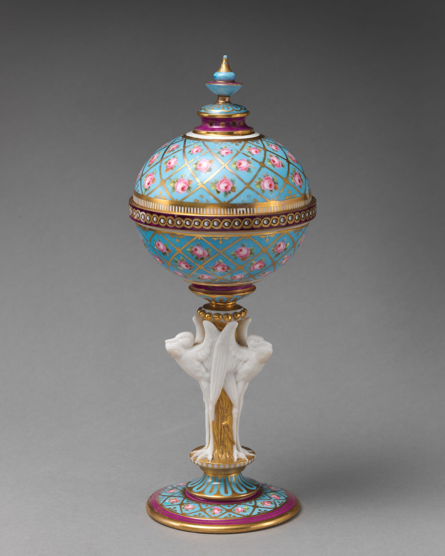Container on stand by Minton(s)