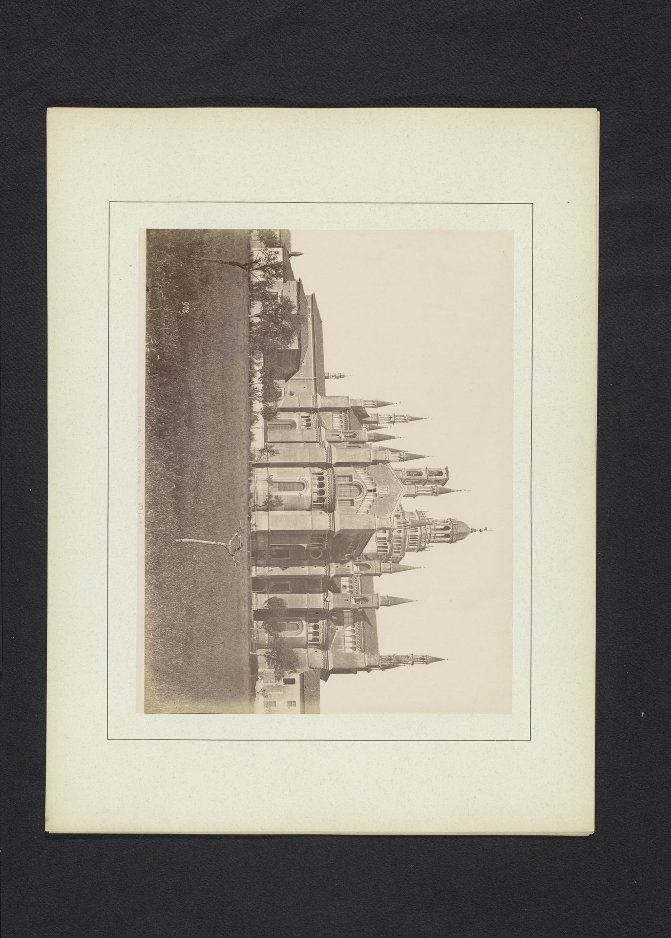 Achterzijde van de Certosa di Pavia by Alfredo Noack