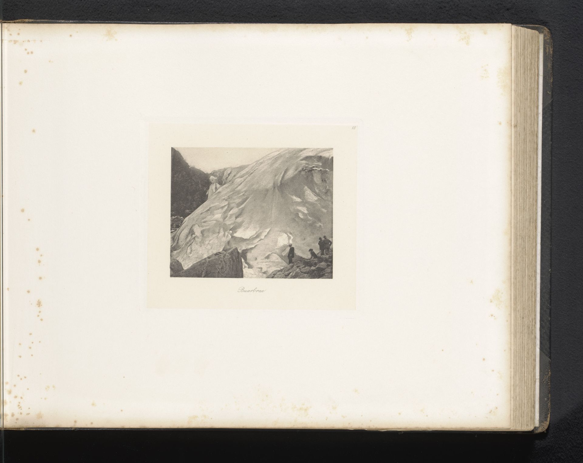 Bergbeklimmers bij de Buerbreen by Paul Lange