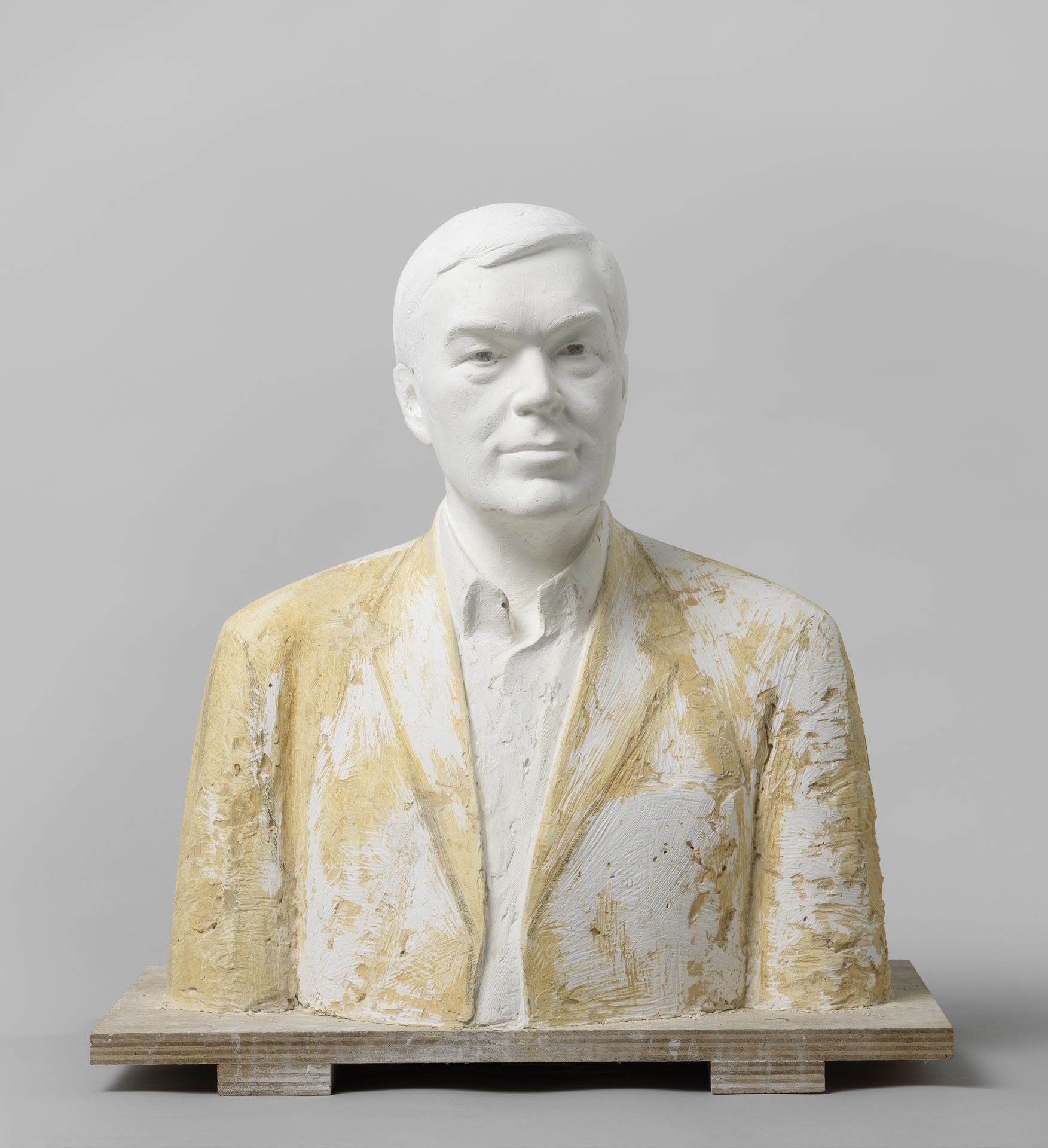 Schets van gips voor buste Ronald de Leeuw by Tony van de Vorst