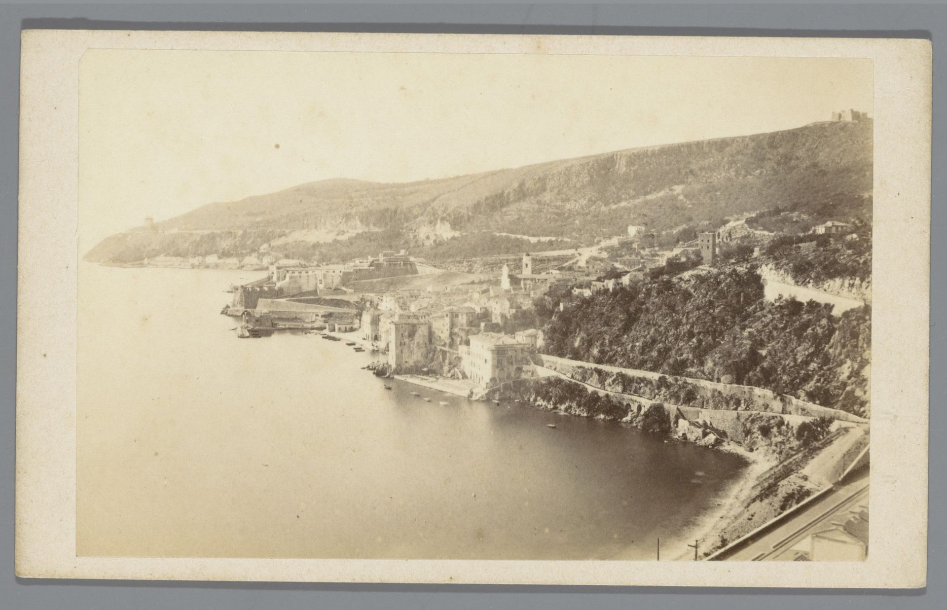 Gezicht op de kust van de Rivièra di Ponente by Celestino Degoix