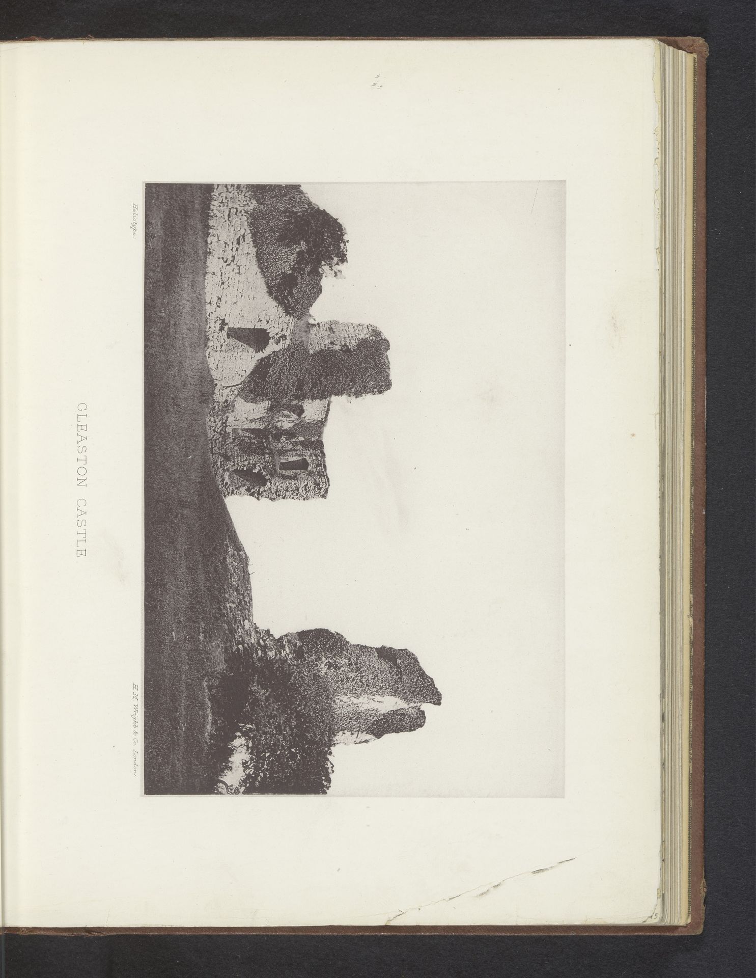 Gezicht op de ruïne van Gleaston Castle by H.M. & Co. Wright
