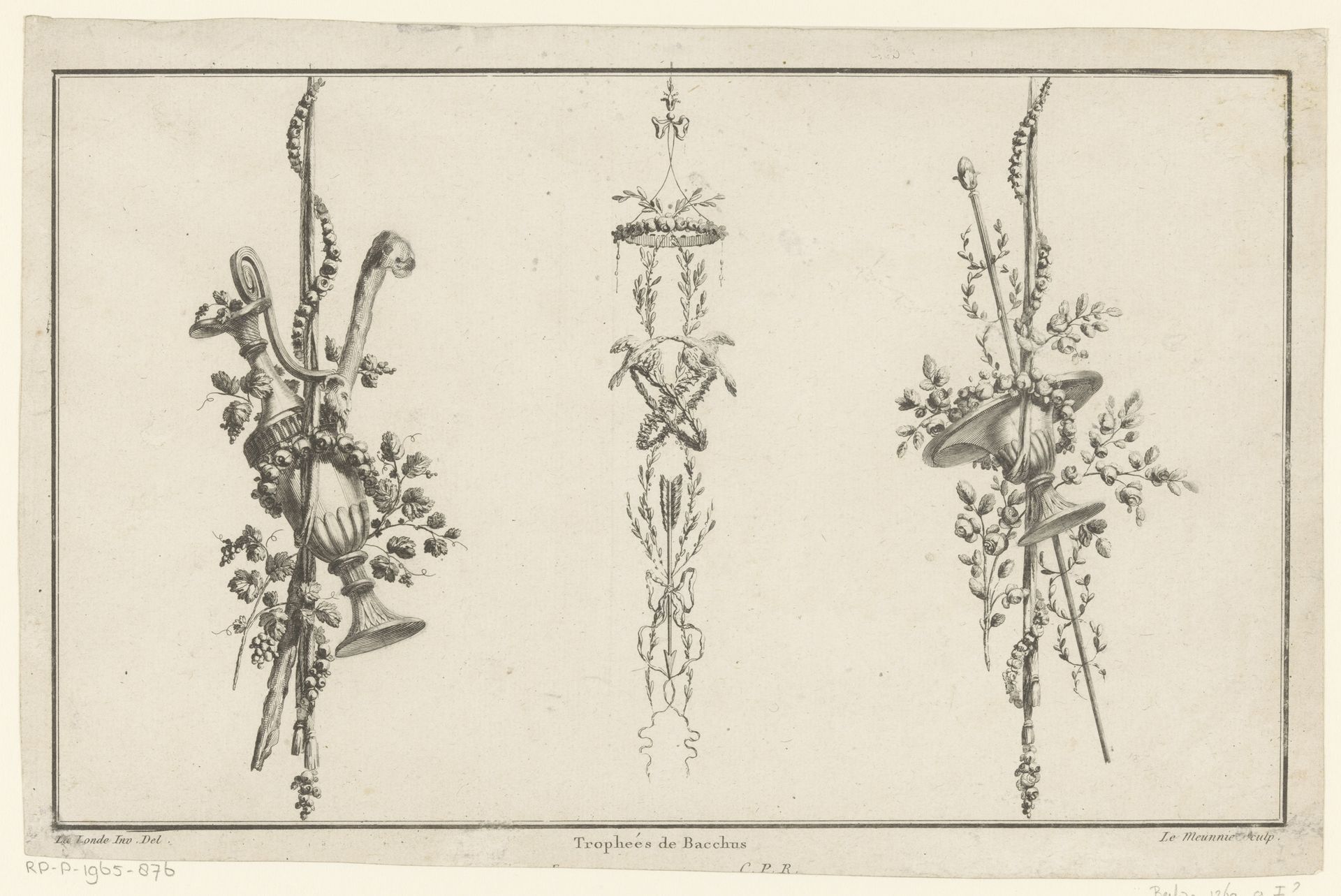 Trofeeën met kan en vaas by C. Le Meunnié