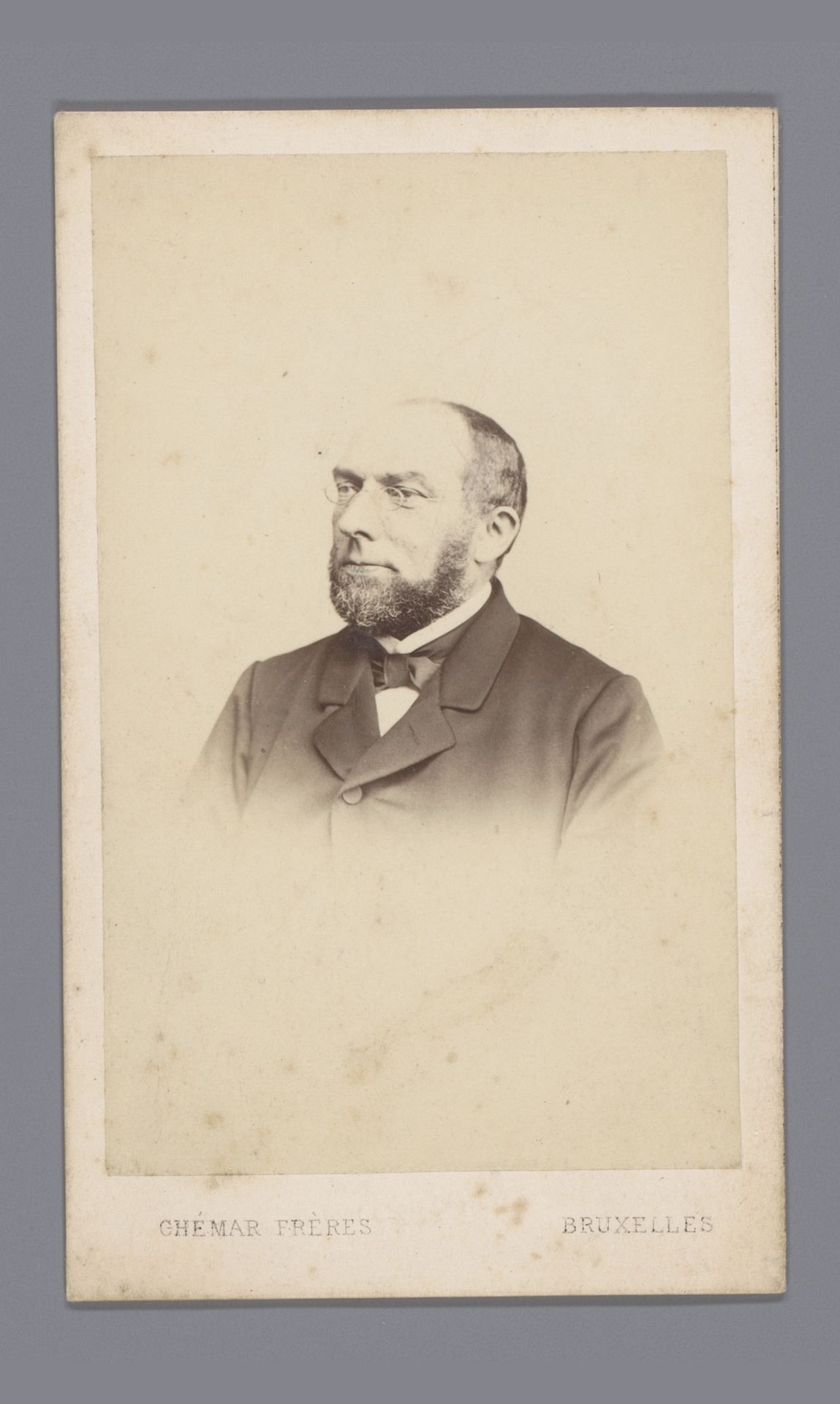 Portret van een onbekende man met baard by Ghémar Frères