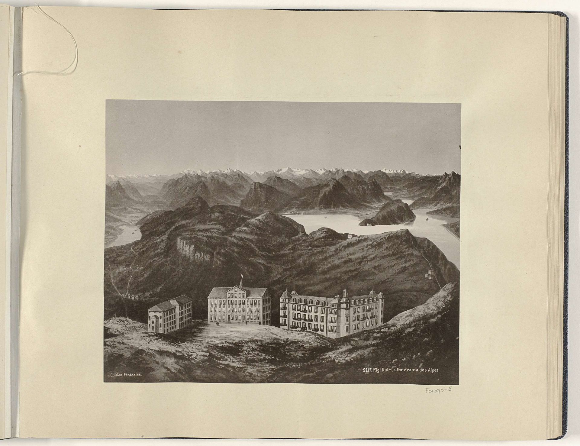 Fotoreproductie van (vermoedelijk) een tekening van een Alpenpanorama bij Rigi Kulm by Anonymous