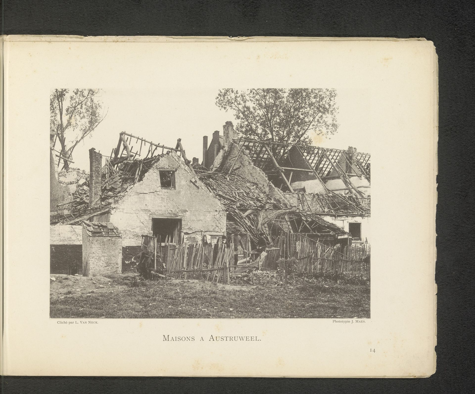 Verwoeste huizen in Oosterweel na de ontploffing van een munitiefabriek op 6 september 1889 by L. van Neck