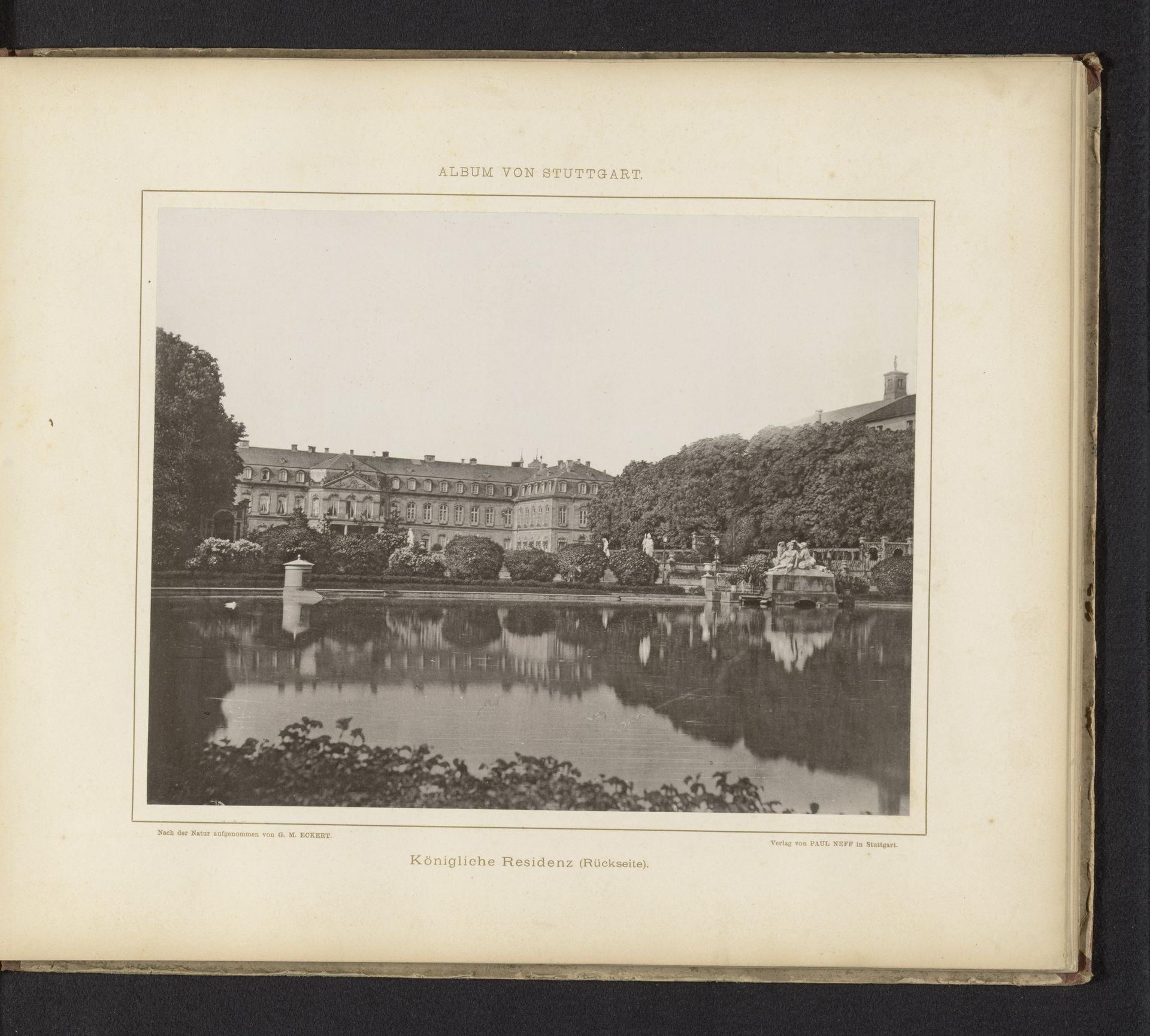 Gezicht op het Nieuwe Kasteel in Stuttgart, Duitsland by Georg Maria Eckert