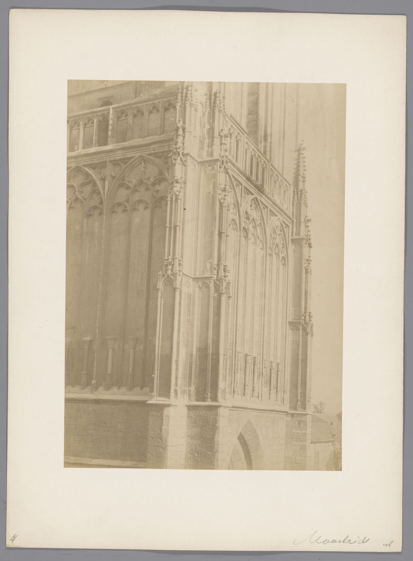 Detail van de toren van de Sint-Janskerk te Maastricht by anoniem (Monumentenzorg)
