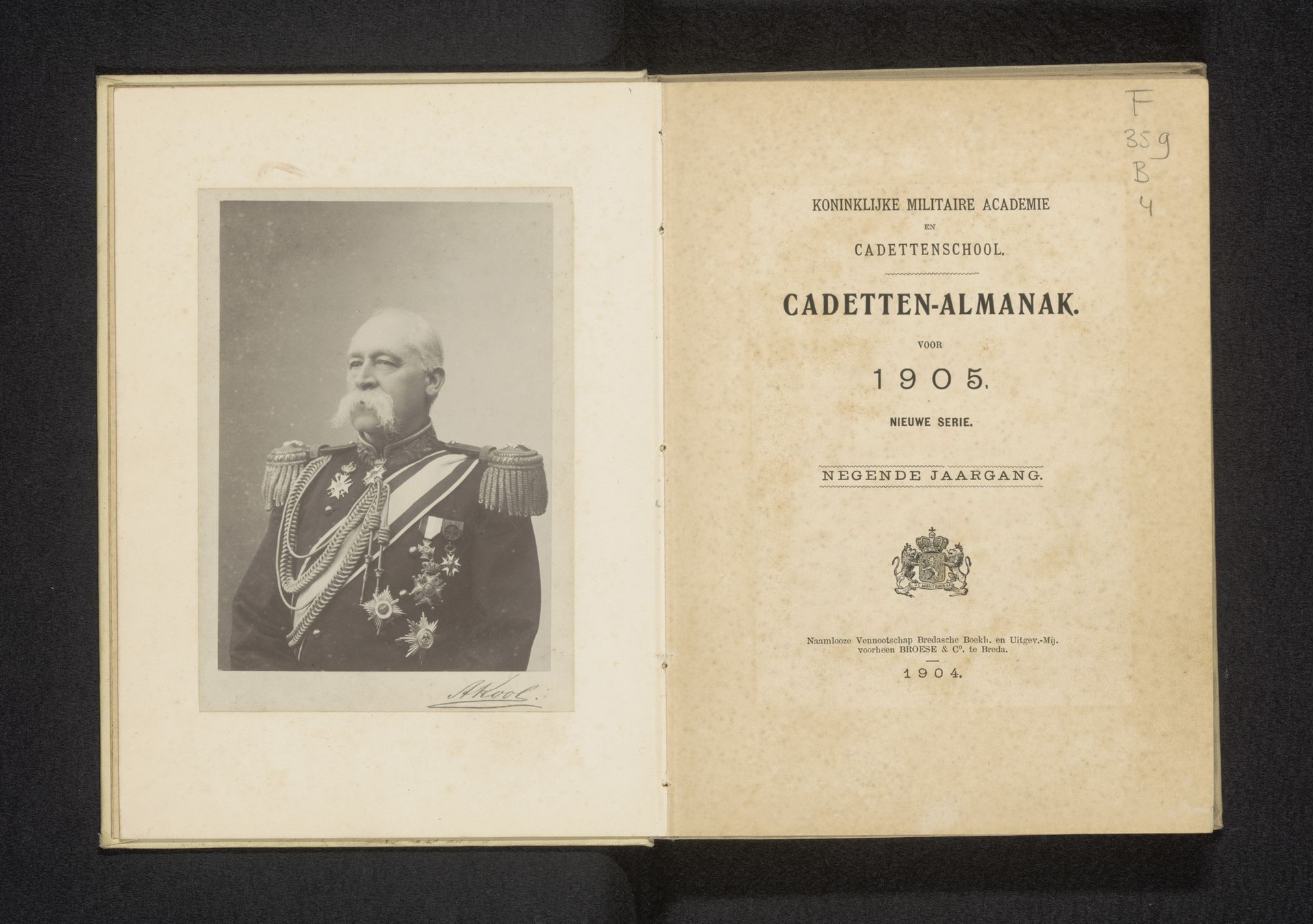 Cadetten-almanak by Naamloze Vennootschap Bredasche Boekh. en Uitgev.-Mij.