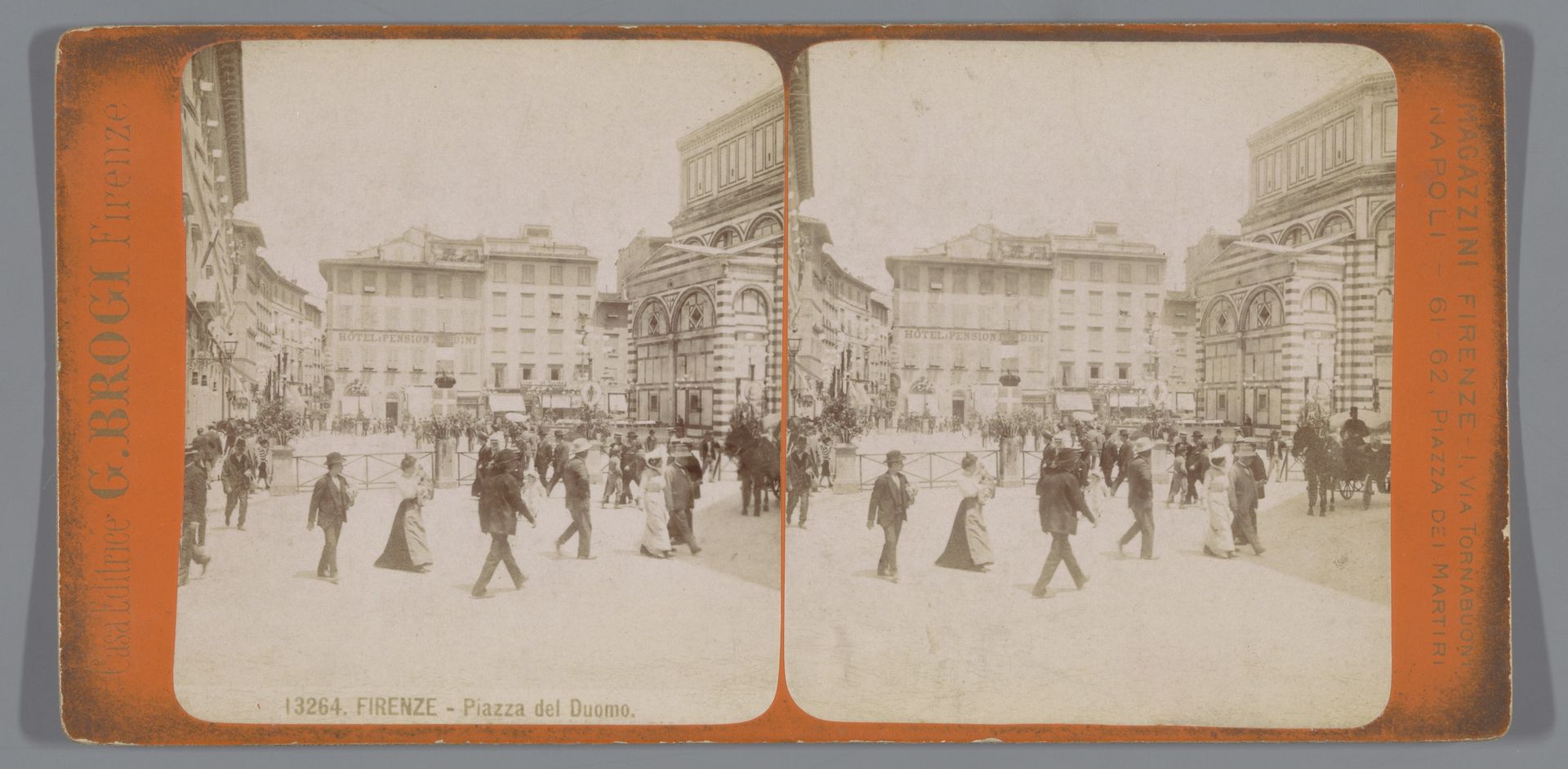 Gezicht op het Piazza del Duomo te Florence by Giacomo Brogi