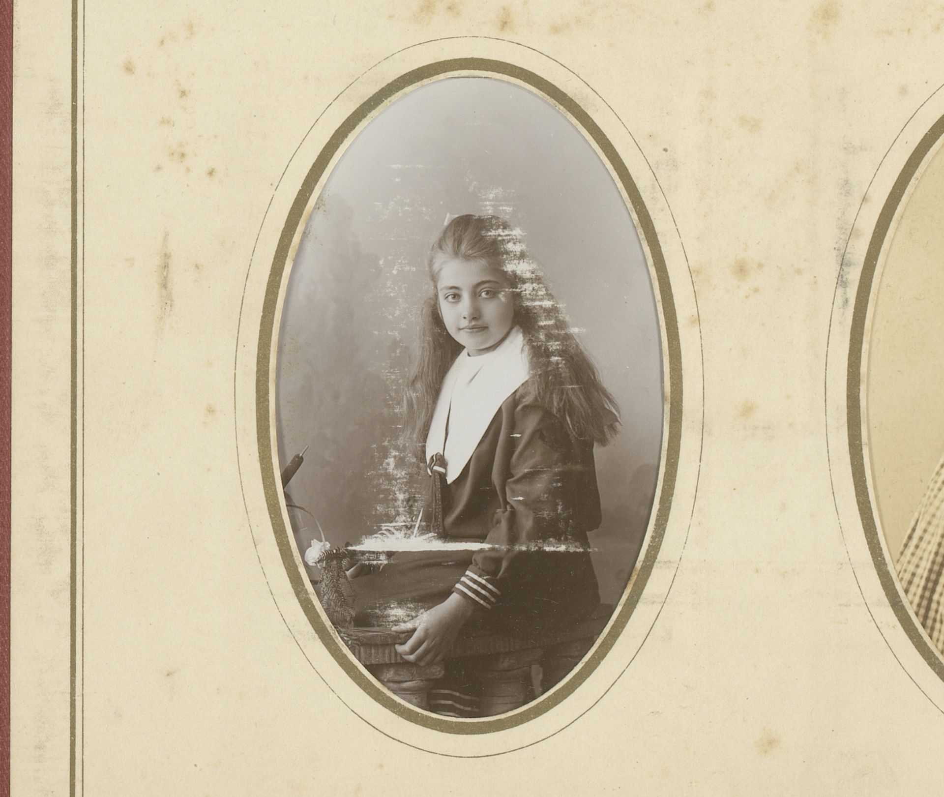 Portret van een meisje, zittend op een balustrade by Eugène  Jean Joseph Groeneveld