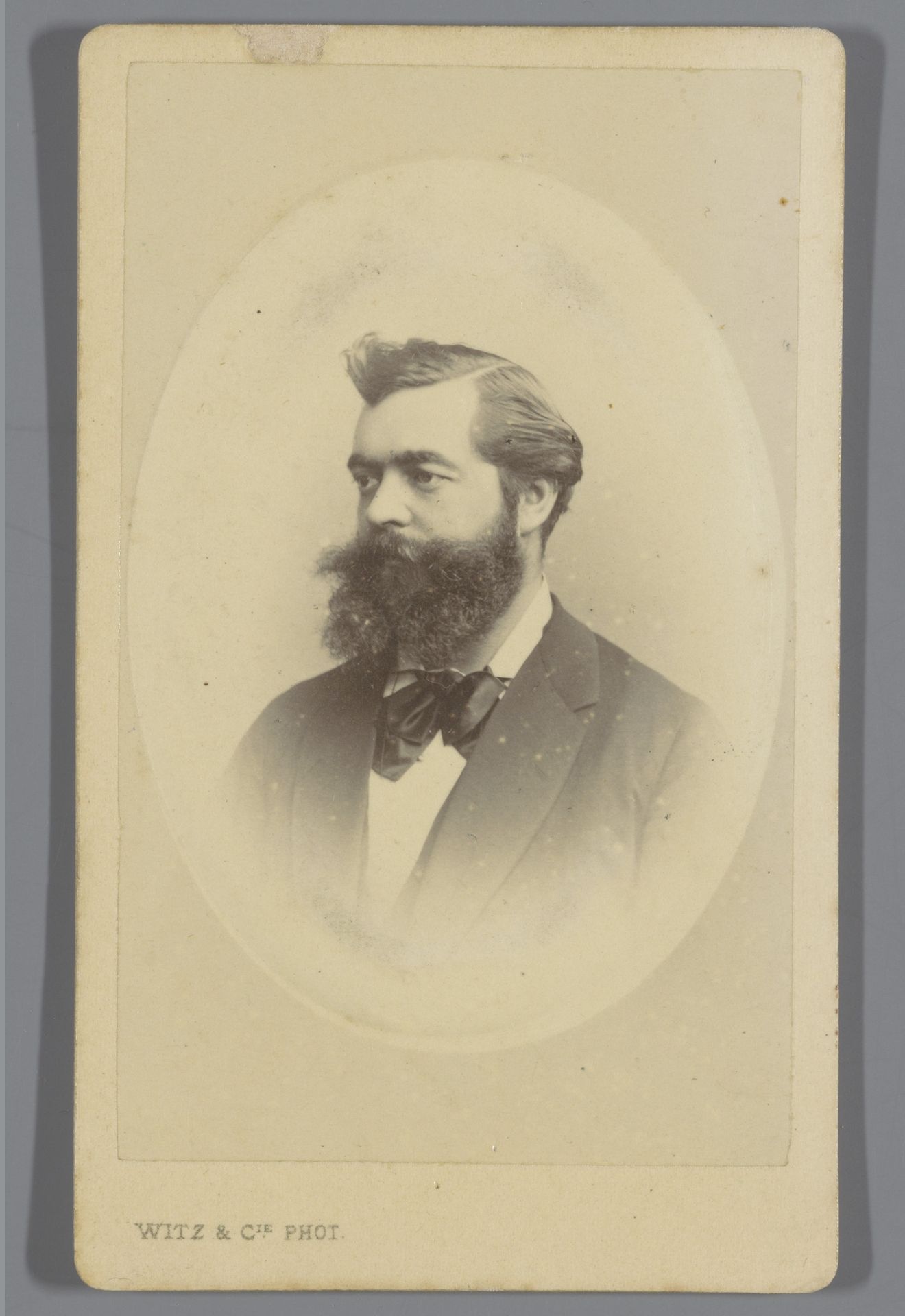 Portret van een onbekende man by Witz et Cie.