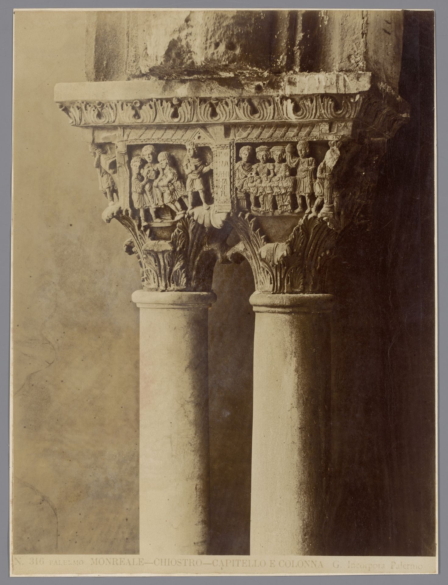 Detailopname van een kapiteel in de kloostergang van de dom van Monreale by Giuseppe Incorpora