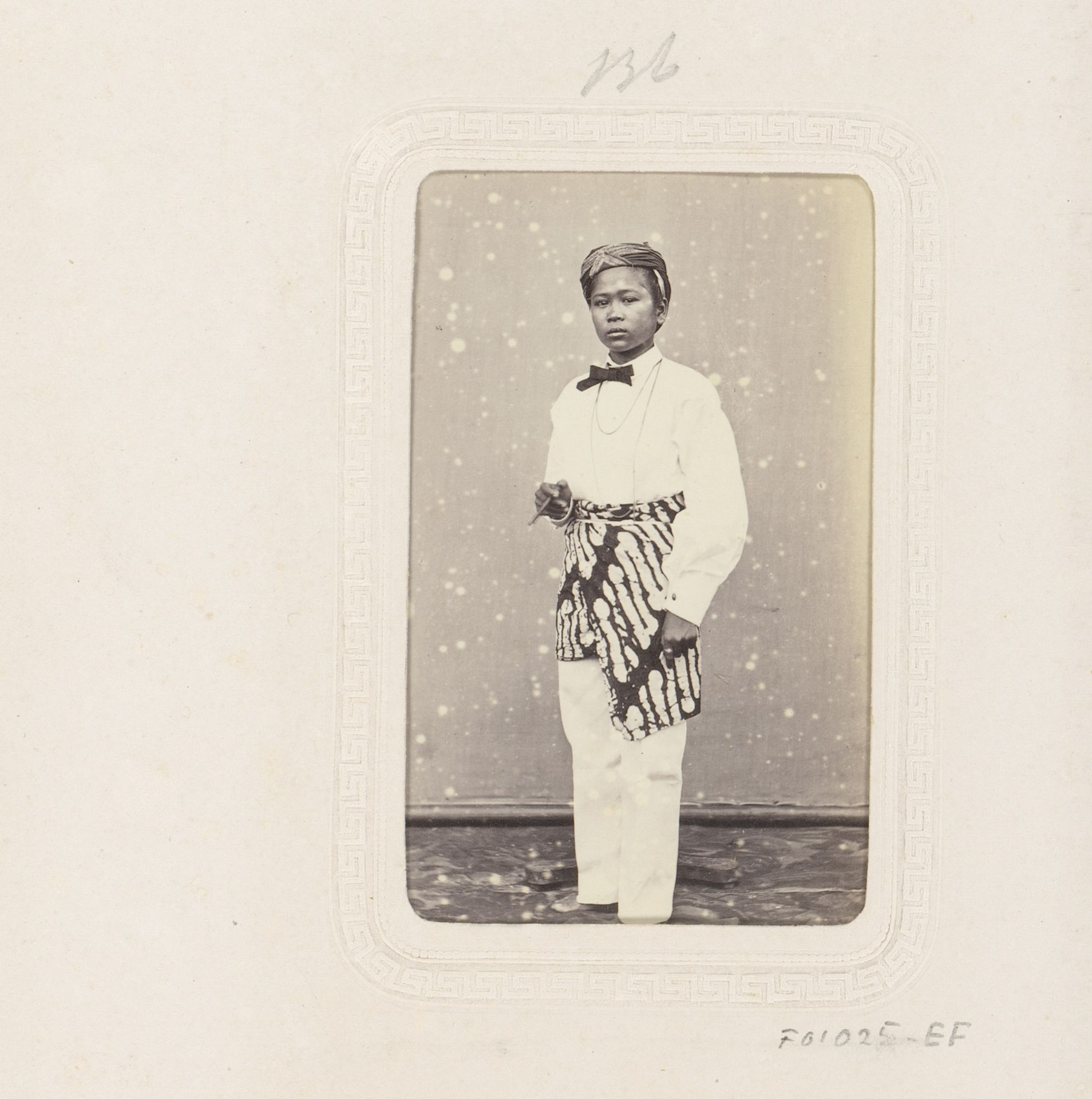 Portret van een Indonesische matroos by Woodbury & Page