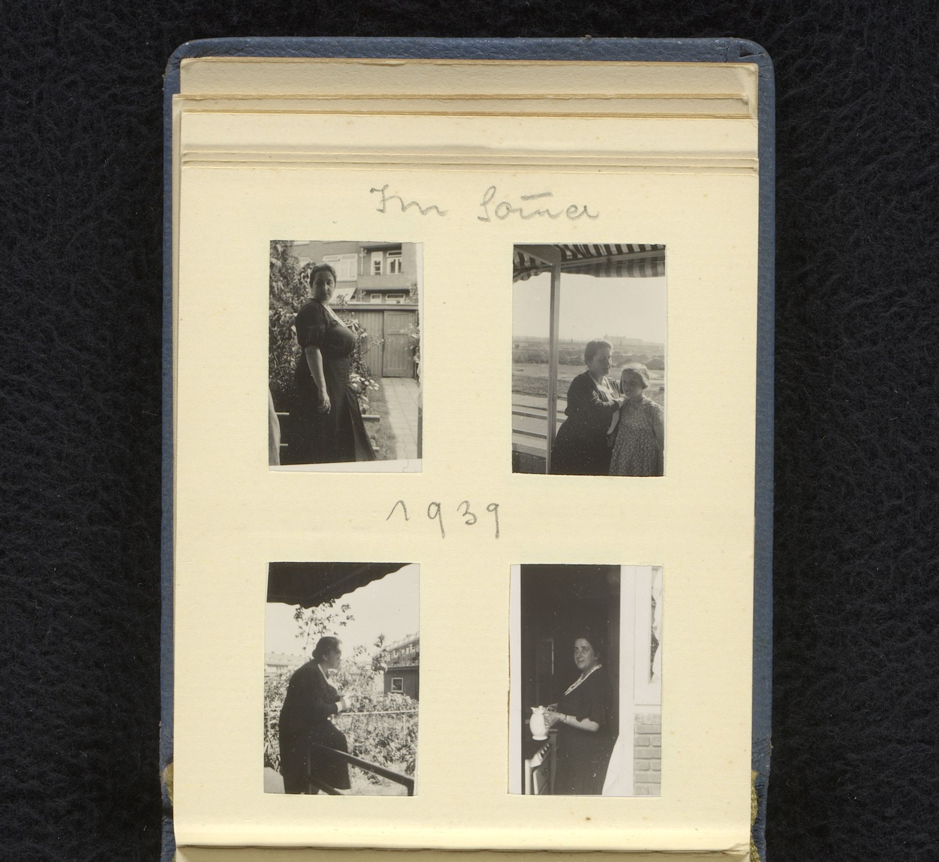Isabel Wachenheimer met haar moeder Else Wachenheimer-Moos in de woning van de familie Wachenheimer (Van Aerssenlaan 22), zomer 1939, Rotterdam by familie Wachenheimer