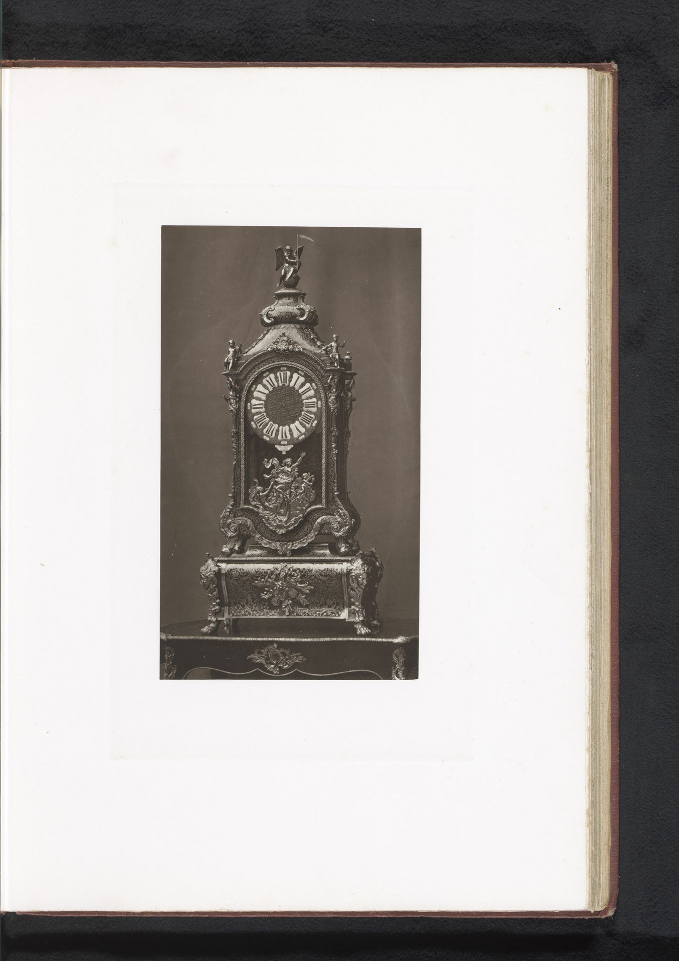 Pendule in de stijl van Lodewijk XV, opgesteld tijdens de Exposition Rétrospective van 1873 in Tours, Frankrijk by Gabriel Blaise