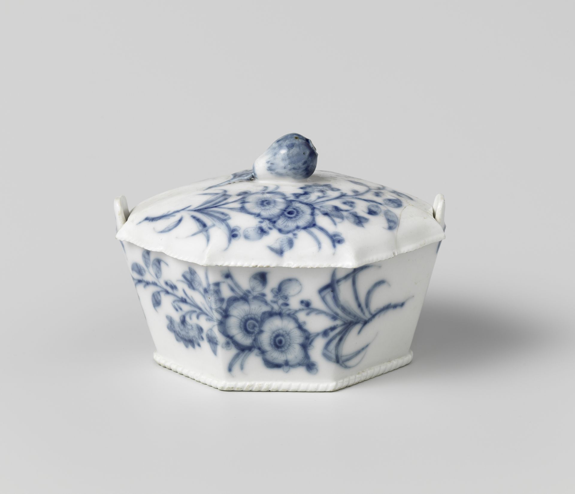 Botervloot, beschilderd met bloemtakken en vlinders by Loosdrecht