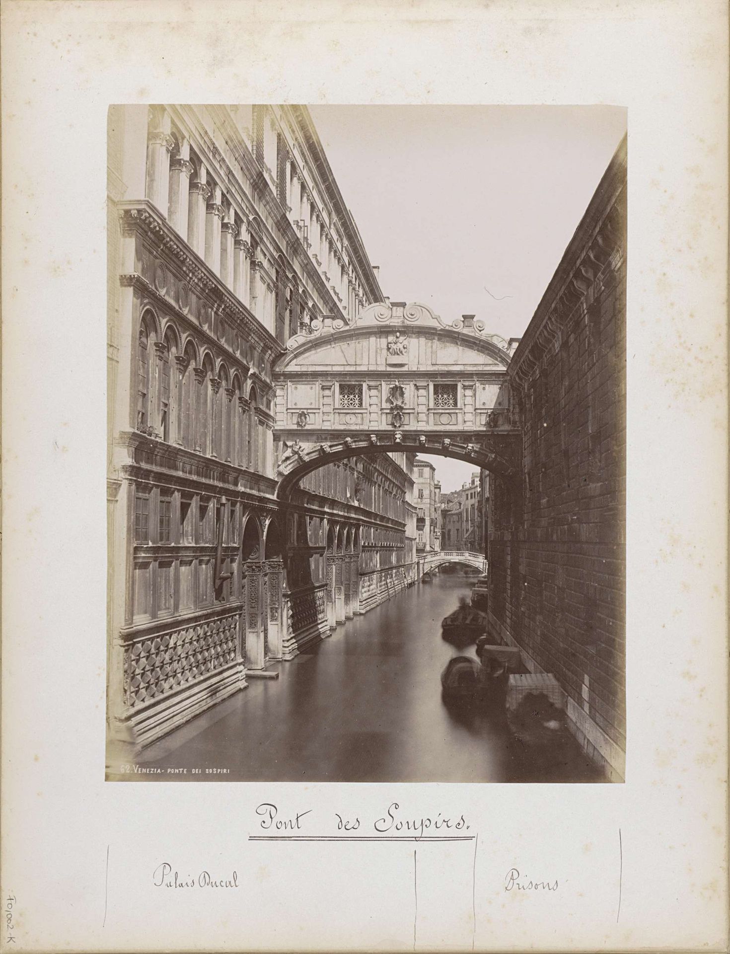 Gezicht op de Brug der Zuchten vanaf de Riva degli Schiavoni by Carlo Ponti