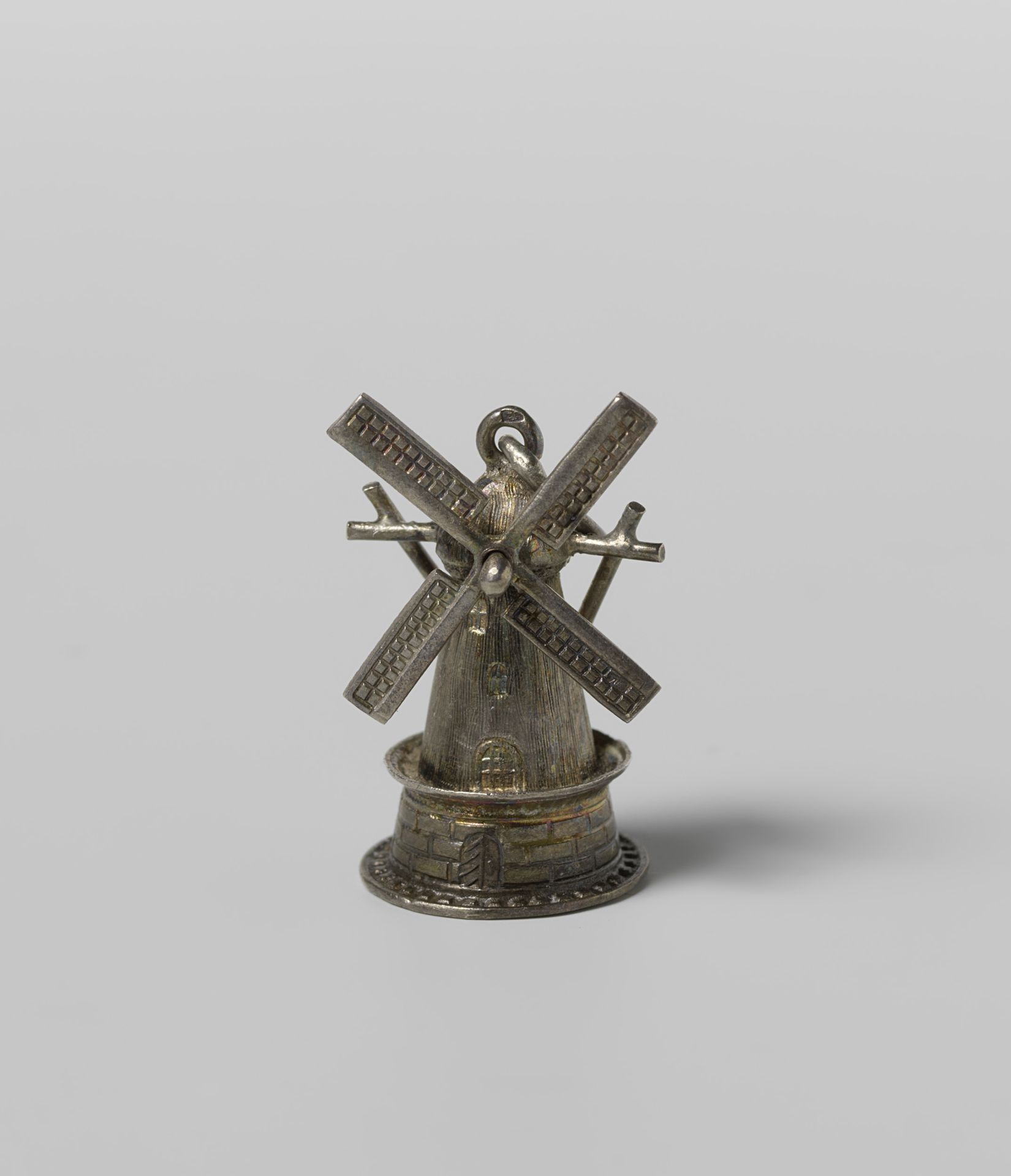 Bedel van zilver van een molen by G. Foreman