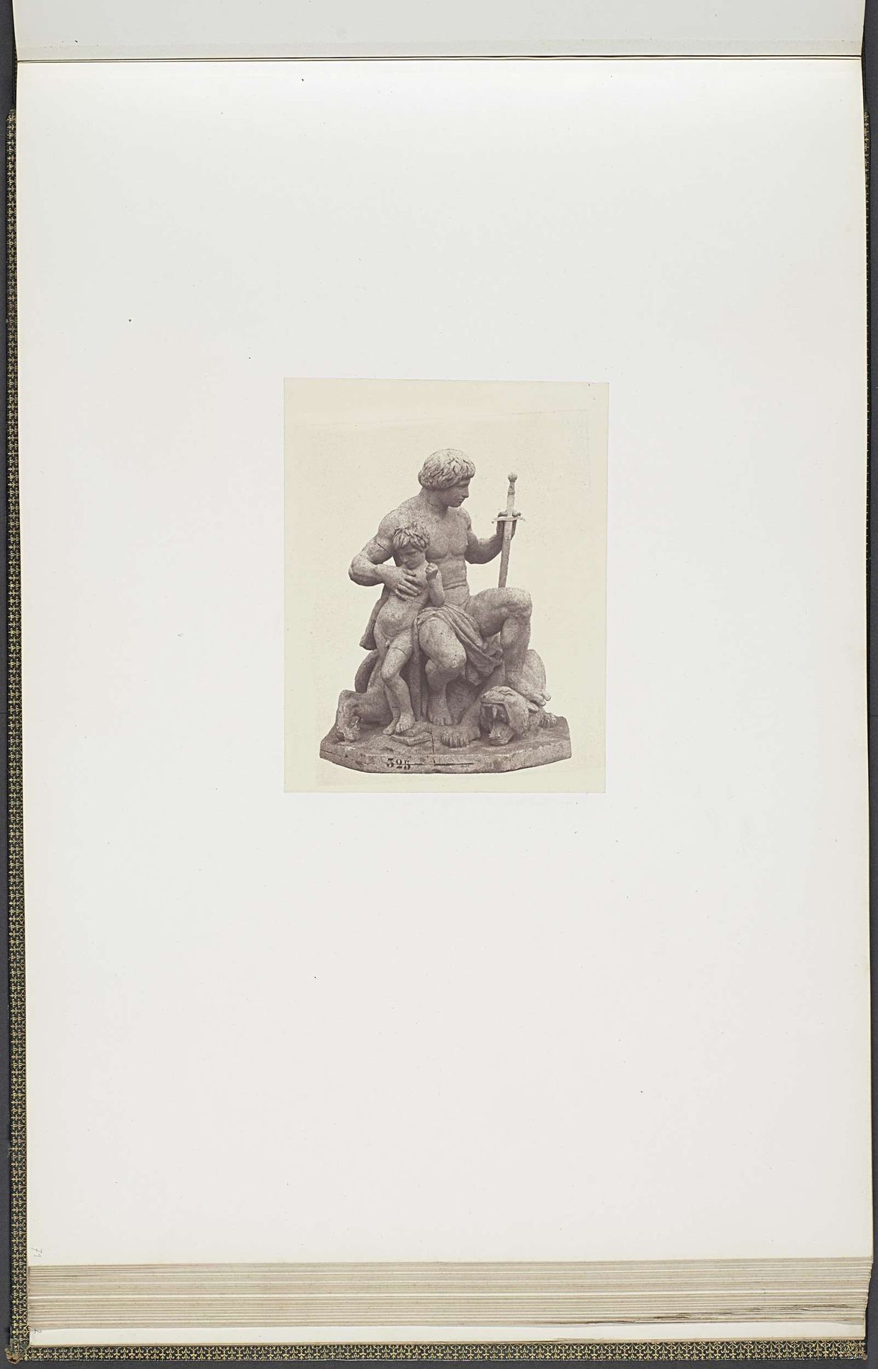 Gipsmodel voor beeldhouwwerk op het Palais du Louvre: "L'Ordre" door Antoine-Louis Barye by Edouard Baldus