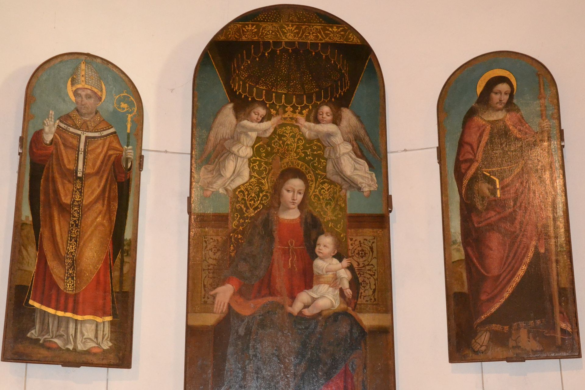 "madonna Con Bambino, San Giacomo Apostolo E Sant'errico", Pala Del Bergognone Nella Rinascimentale Cappella Brivio Nella Chiesa Di Sant'eustorgio a Milano by Ambrogio Bergognone