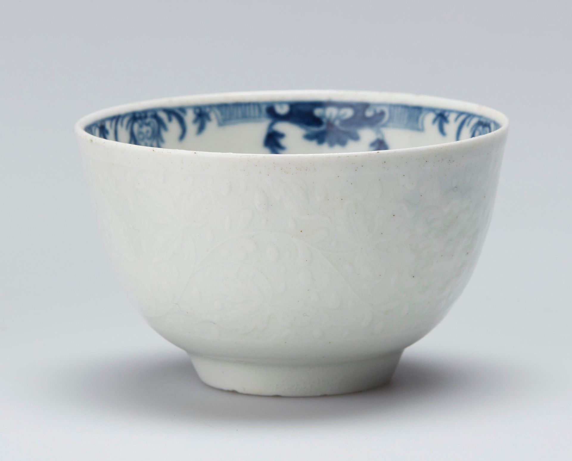 Tea cup by Worcester Porcelain Works (a.k.a. Royal Worcester Porcelain Company)