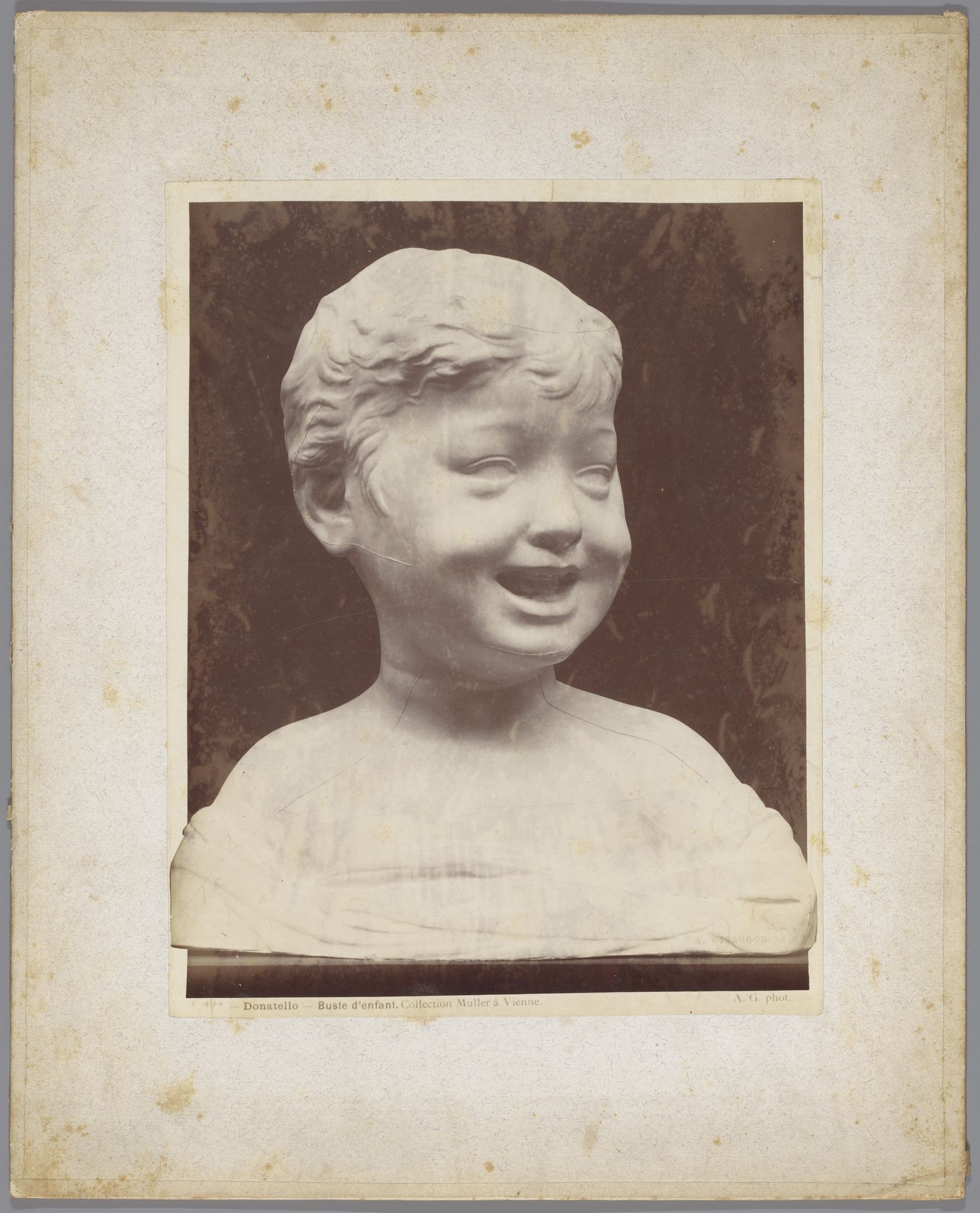 Afgietsel van de buste van een kind by Adolphe Giraudon