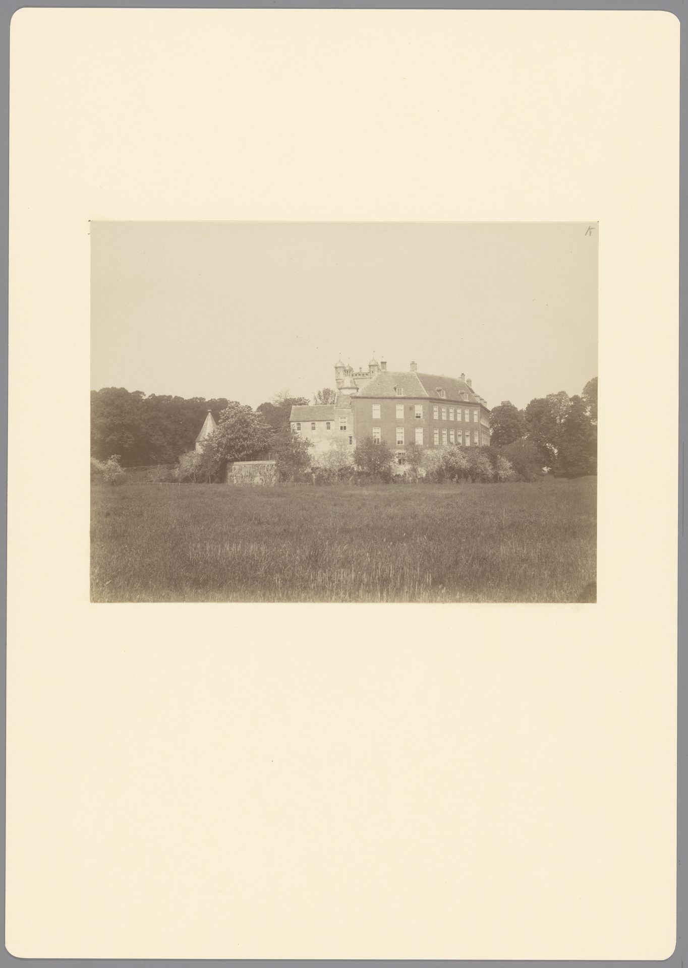 Gezicht op het Huis Bergh te 's Heerenberg by anoniem (Monumentenzorg)