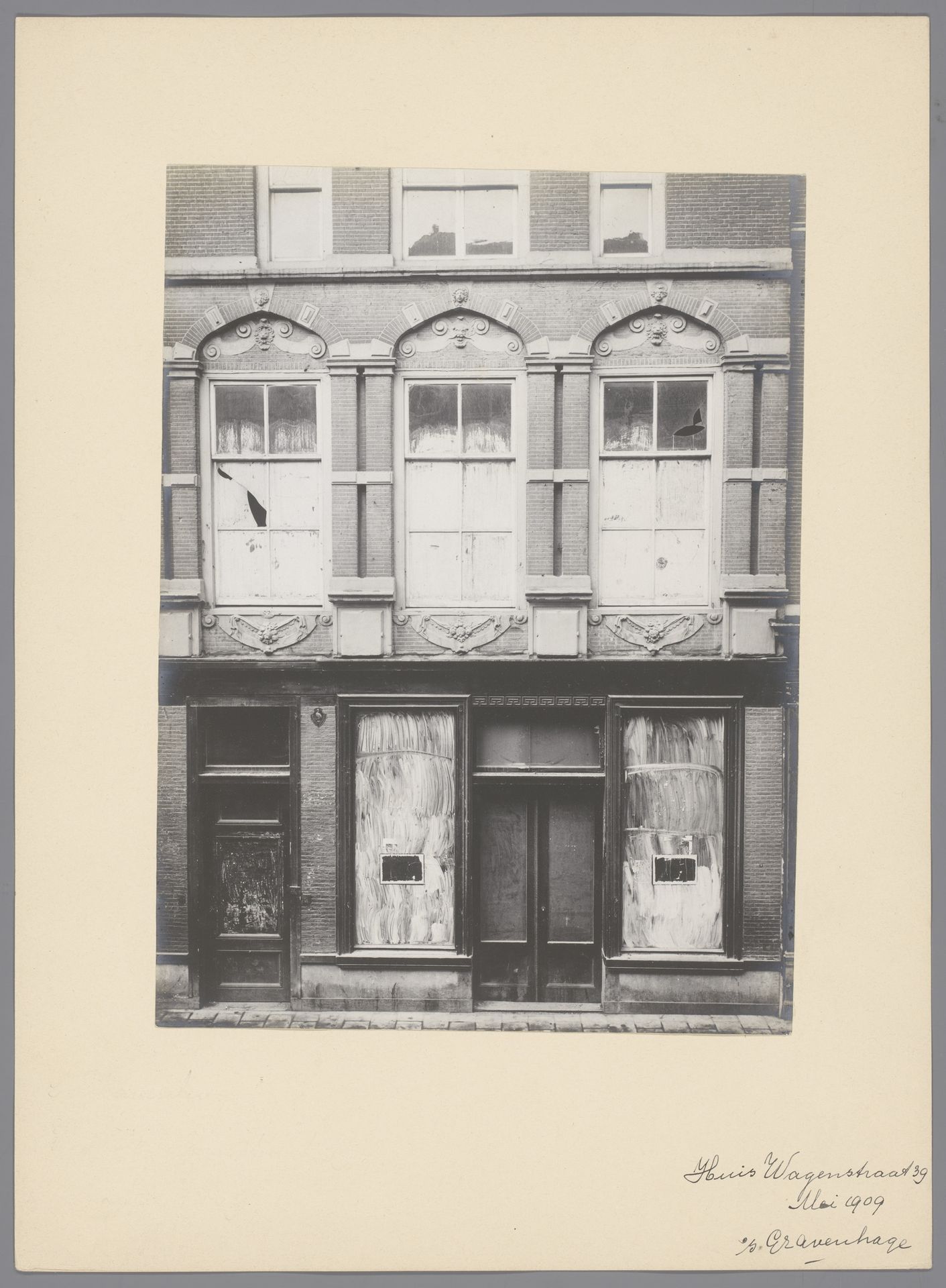 Façade van Wagenstraat 39 te Den Haag by anoniem (Monumentenzorg)