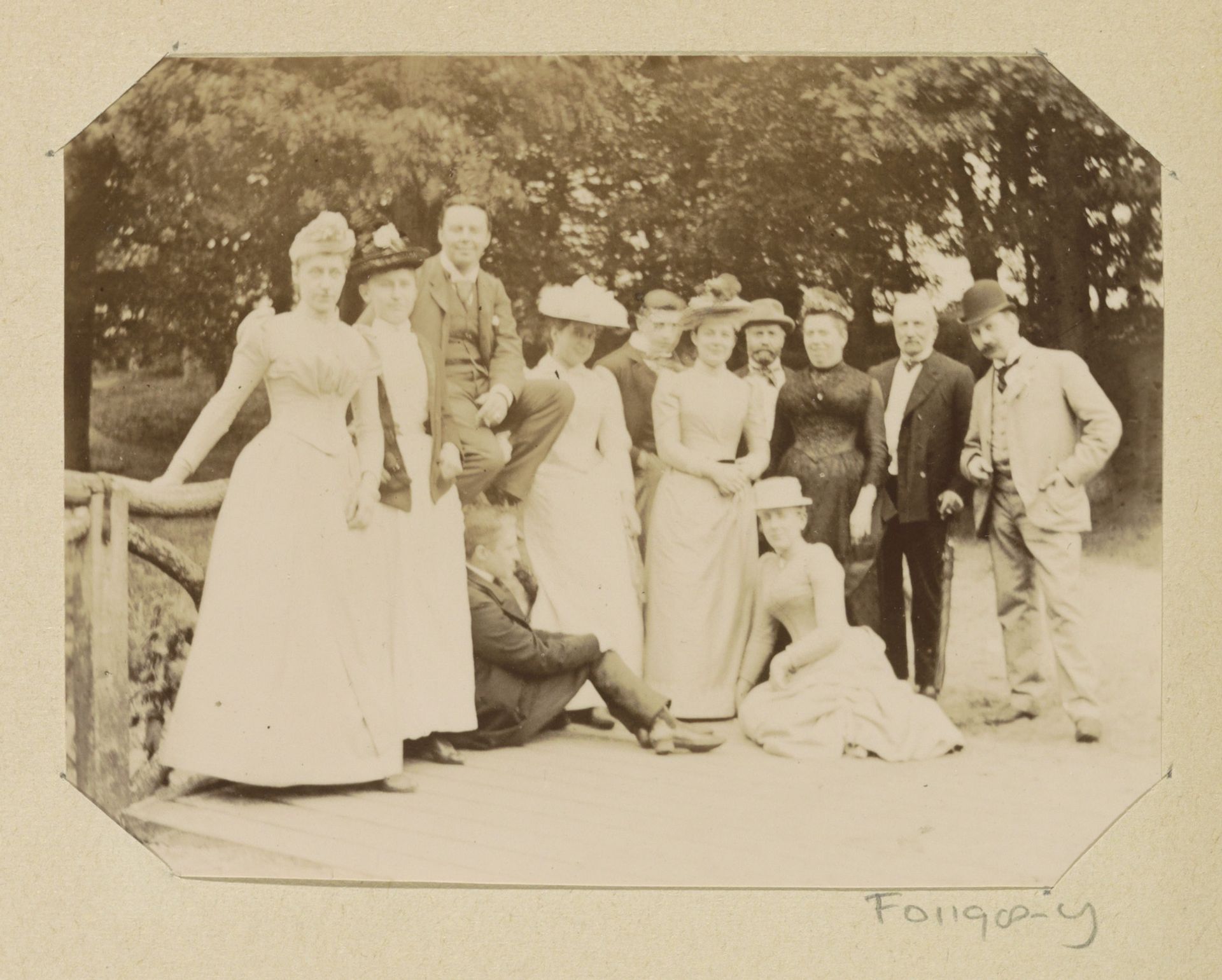 Groepsportret van de familie Piek by Johanna Margaretha Piek